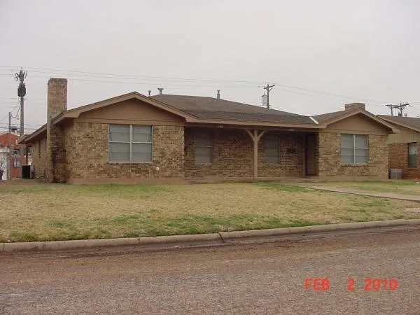 Duplex For Rent in Taylor County , 4917 S 6th Street 4919, Abilene, Texas 79605, 2 Bedroom, 2 Bathroom, Garage spaces, 1,167 Sqft, built in 1977, mls#21388515, Real Estate Agent in Abilene, Homes For Rent in Taylor county, Homes For Rent in Abilene, Realtor in Abilene Texas, Real Estate Brokerage Independent Realty Texas, Luminita Cordes Realtor