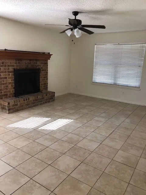 Duplex For Rent in Taylor County , 4917 S 6th Street 4919, Abilene, Texas 79605, 2 Bedroom, 2 Bathroom, Garage spaces, 1,167 Sqft, built in 1977, mls#21388515, Real Estate Agent in Abilene, Homes For Rent in Taylor county, Homes For Rent in Abilene, Realtor in Abilene Texas, Real Estate Brokerage Independent Realty Texas, Luminita Cordes Realtor