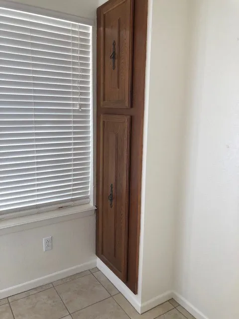 Duplex For Rent in Taylor County , 4917 S 6th Street 4919, Abilene, Texas 79605, 2 Bedroom, 2 Bathroom, Garage spaces, 1,167 Sqft, built in 1977, mls#21388515, Real Estate Agent in Abilene, Homes For Rent in Taylor county, Homes For Rent in Abilene, Realtor in Abilene Texas, Real Estate Brokerage Independent Realty Texas, Luminita Cordes Realtor