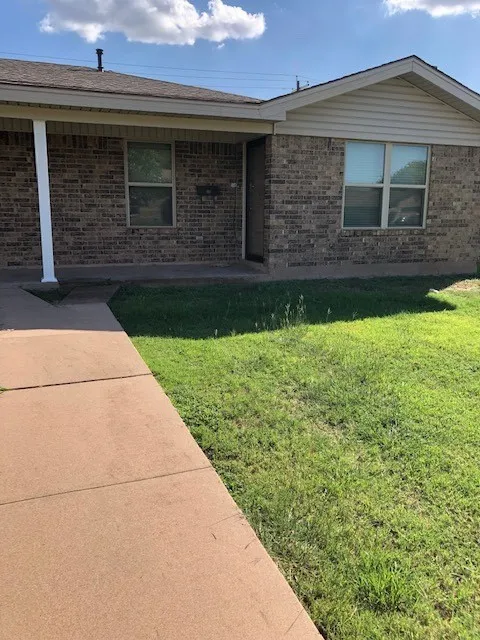 Duplex For Rent in Taylor County , 4917 S 6th Street 4919, Abilene, Texas 79605, 2 Bedroom, 2 Bathroom, Garage spaces, 1,167 Sqft, built in 1977, mls#21388515, Real Estate Agent in Abilene, Homes For Rent in Taylor county, Homes For Rent in Abilene, Realtor in Abilene Texas, Real Estate Brokerage Independent Realty Texas, Luminita Cordes Realtor