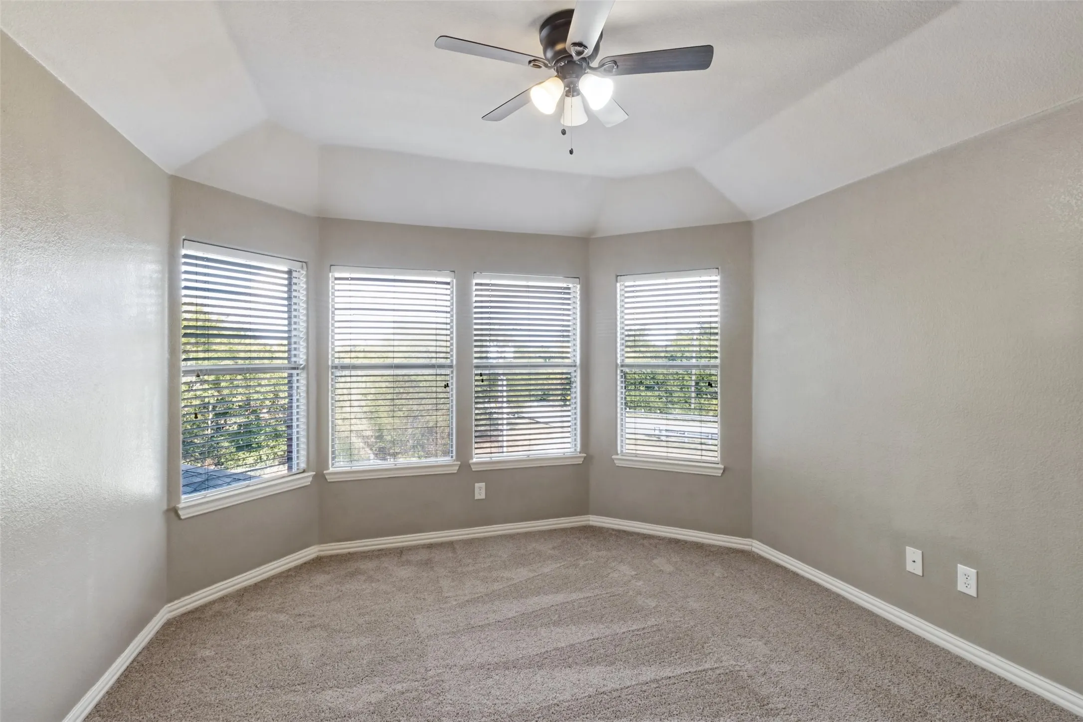Single Family Residence For Sale in Dallas County , 6631 Crestmoor Lane, Sachse, Texas 75048, 4 Bedroom, 4 Bathroom, 2 Garage spaces, 3,167 Sqft, built in 2008, mls#21388522, Real Estate Agent in Sachse, Homes For Sale in Dallas county, Homes For Sale in Sachse, Realtor in Sachse Texas, Real Estate Brokerage Independent Realty Texas, Luminita Cordes Realtor