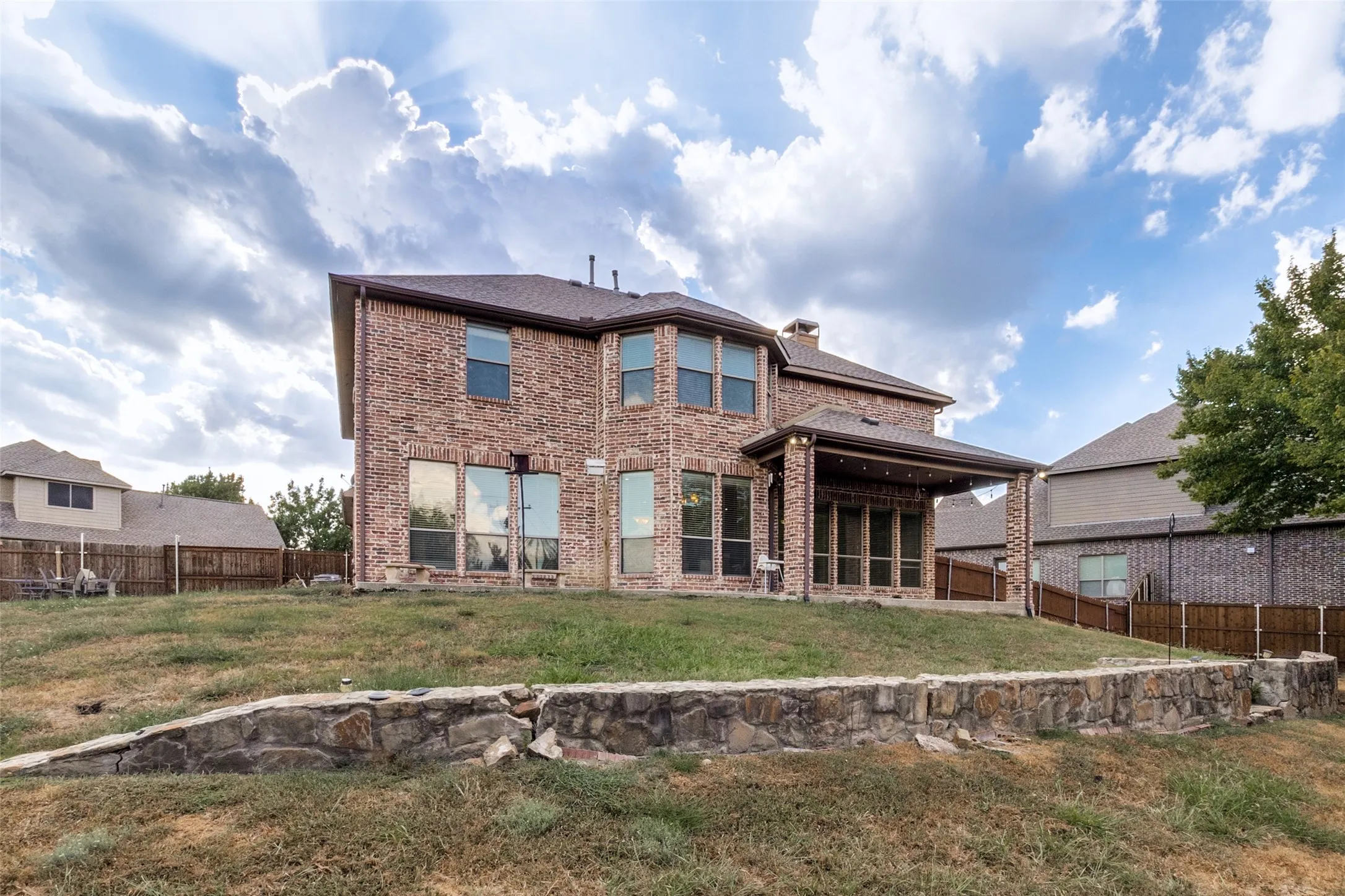 Single Family Residence For Sale in Dallas County , 6631 Crestmoor Lane, Sachse, Texas 75048, 4 Bedroom, 4 Bathroom, 2 Garage spaces, 3,167 Sqft, built in 2008, mls#21388522, Real Estate Agent in Sachse, Homes For Sale in Dallas county, Homes For Sale in Sachse, Realtor in Sachse Texas, Real Estate Brokerage Independent Realty Texas, Luminita Cordes Realtor