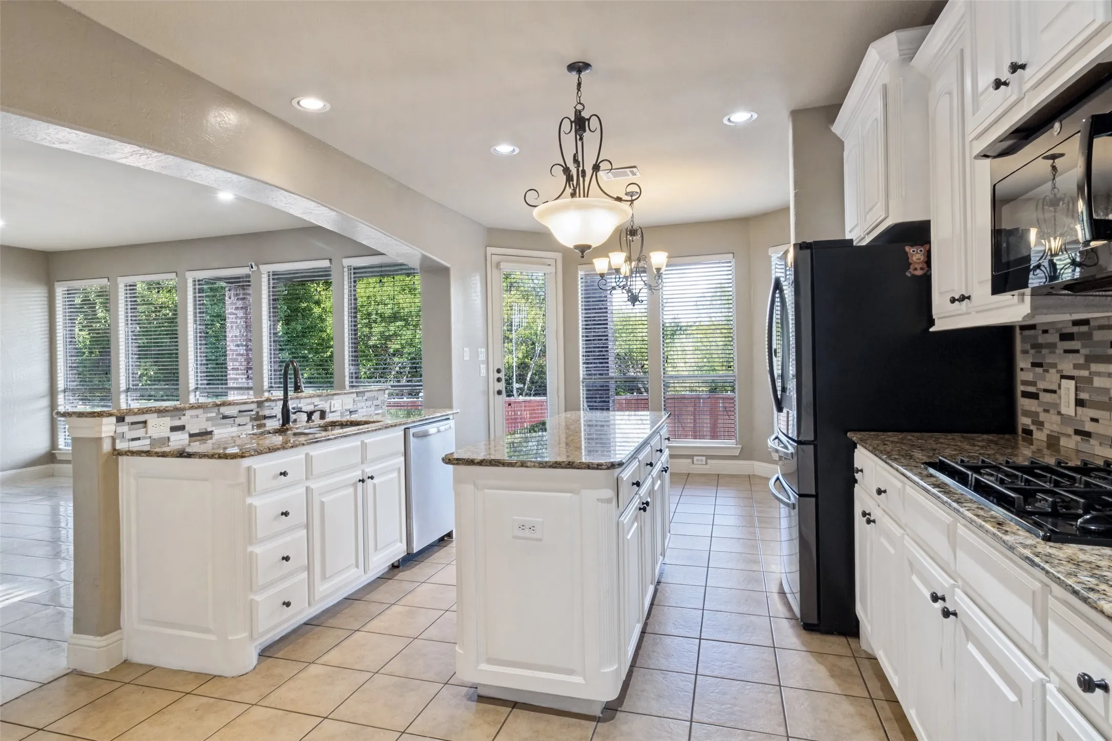 Single Family Residence For Sale in Dallas County , 6631 Crestmoor Lane, Sachse, Texas 75048, 4 Bedroom, 4 Bathroom, 2 Garage spaces, 3,167 Sqft, built in 2008, mls#21388522, Real Estate Agent in Sachse, Homes For Sale in Dallas county, Homes For Sale in Sachse, Realtor in Sachse Texas, Real Estate Brokerage Independent Realty Texas, Luminita Cordes Realtor