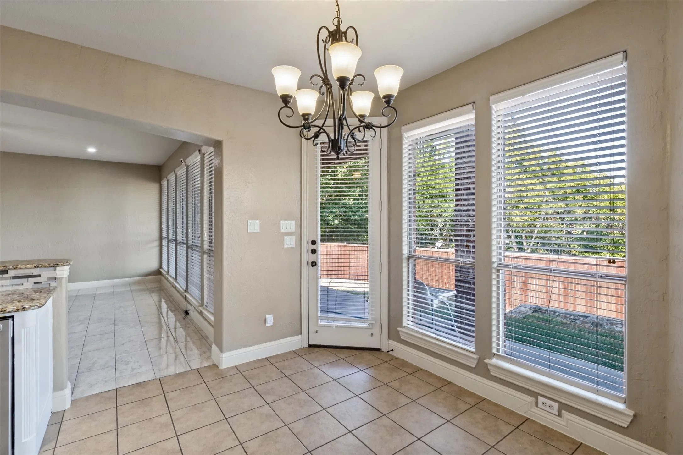 Single Family Residence For Sale in Dallas County , 6631 Crestmoor Lane, Sachse, Texas 75048, 4 Bedroom, 4 Bathroom, 2 Garage spaces, 3,167 Sqft, built in 2008, mls#21388522, Real Estate Agent in Sachse, Homes For Sale in Dallas county, Homes For Sale in Sachse, Realtor in Sachse Texas, Real Estate Brokerage Independent Realty Texas, Luminita Cordes Realtor