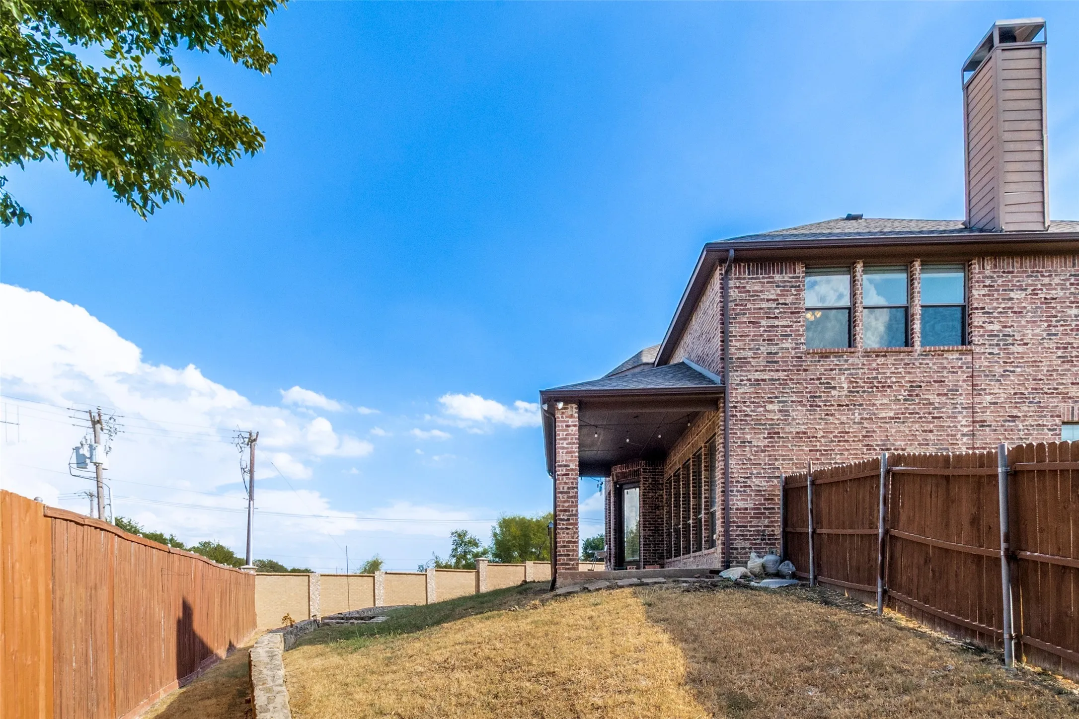 Single Family Residence For Sale in Dallas County , 6631 Crestmoor Lane, Sachse, Texas 75048, 4 Bedroom, 4 Bathroom, 2 Garage spaces, 3,167 Sqft, built in 2008, mls#21388522, Real Estate Agent in Sachse, Homes For Sale in Dallas county, Homes For Sale in Sachse, Realtor in Sachse Texas, Real Estate Brokerage Independent Realty Texas, Luminita Cordes Realtor