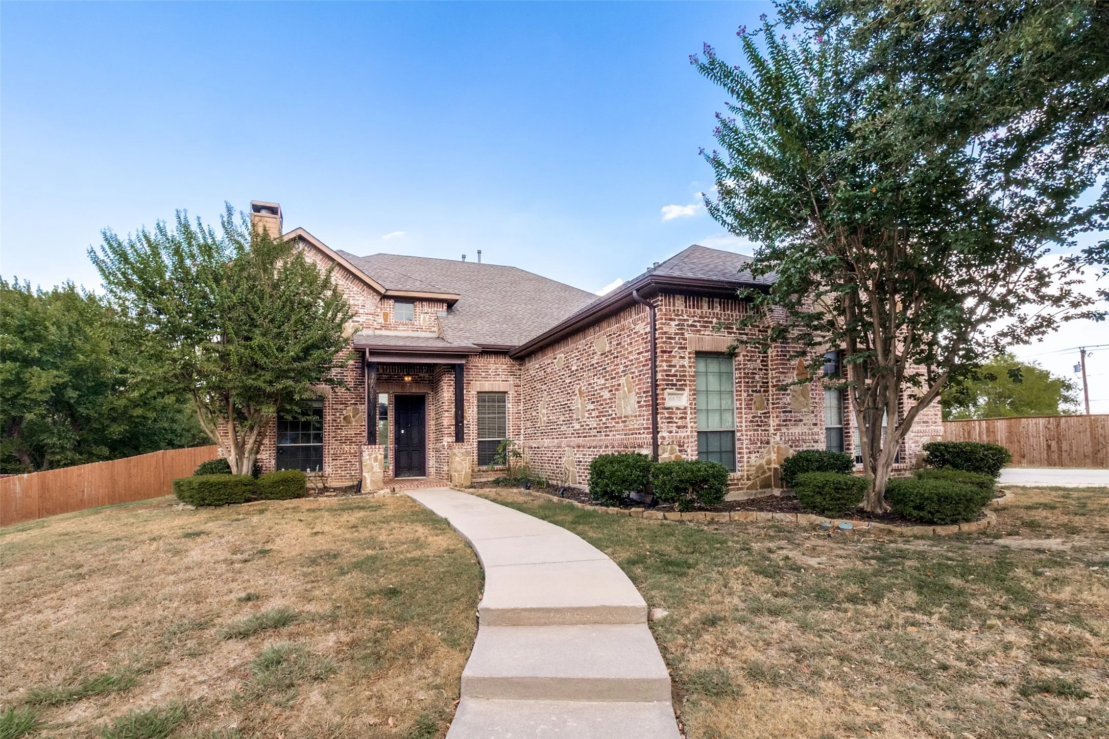 Single Family Residence For Sale in Dallas County , 6631 Crestmoor Lane, Sachse, Texas 75048, 4 Bedroom, 4 Bathroom, 2 Garage spaces, 3,167 Sqft, built in 2008, mls#21388522, Real Estate Agent in Sachse, Homes For Sale in Dallas county, Homes For Sale in Sachse, Realtor in Sachse Texas, Real Estate Brokerage Independent Realty Texas, Luminita Cordes Realtor