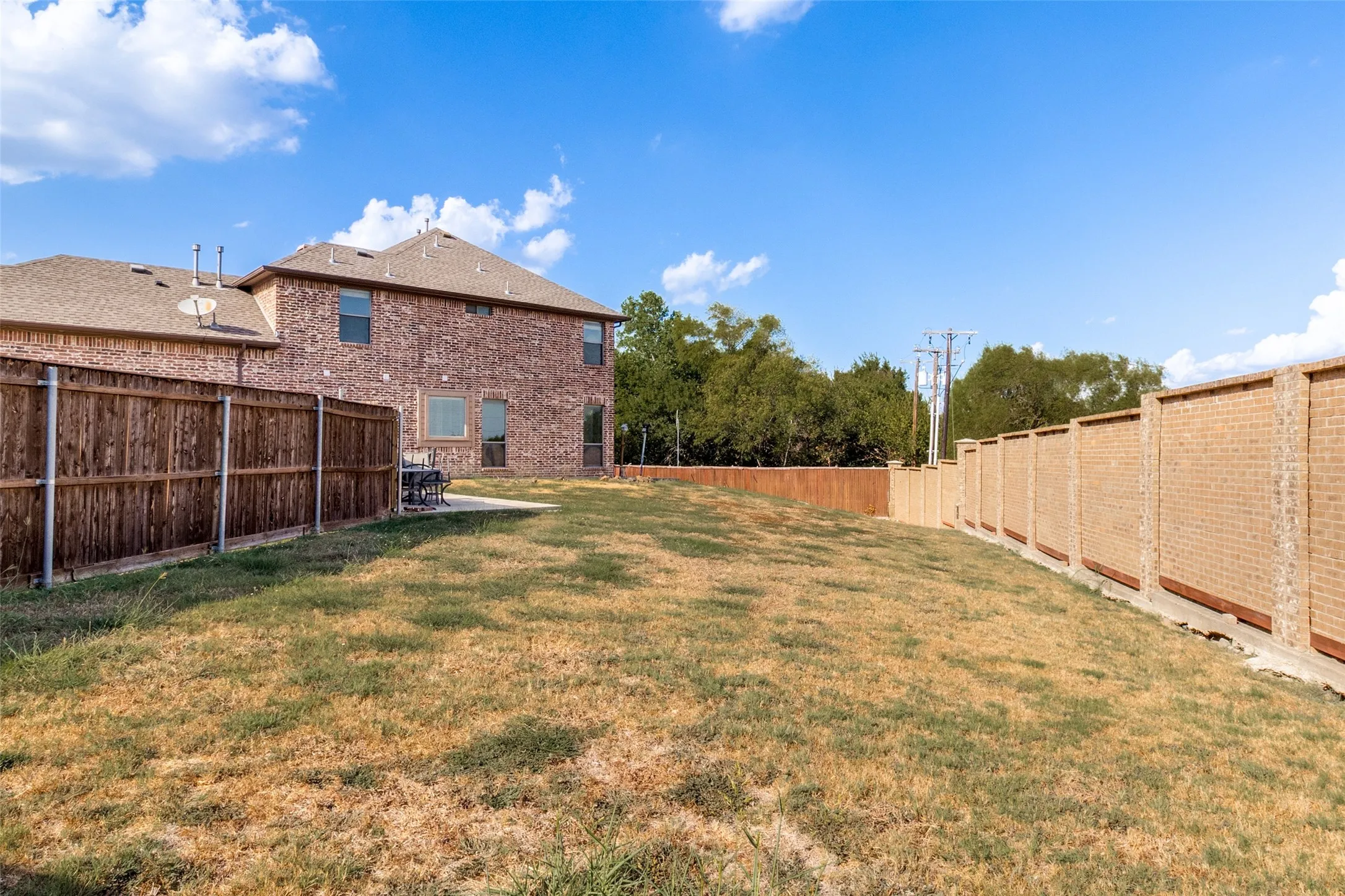 Single Family Residence For Sale in Dallas County , 6631 Crestmoor Lane, Sachse, Texas 75048, 4 Bedroom, 4 Bathroom, 2 Garage spaces, 3,167 Sqft, built in 2008, mls#21388522, Real Estate Agent in Sachse, Homes For Sale in Dallas county, Homes For Sale in Sachse, Realtor in Sachse Texas, Real Estate Brokerage Independent Realty Texas, Luminita Cordes Realtor