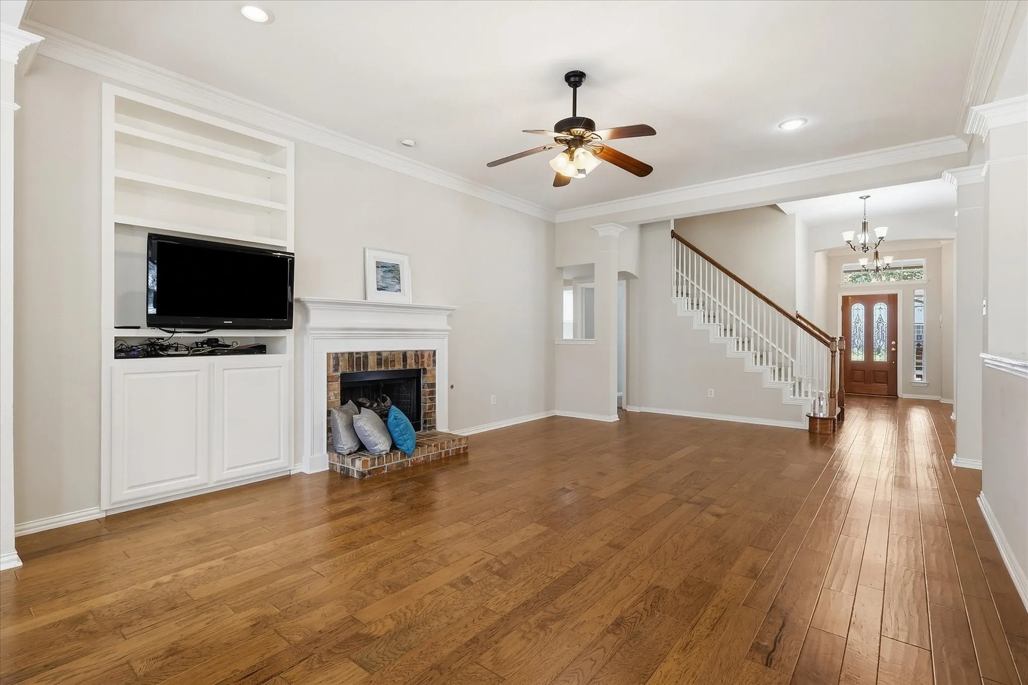 Single Family Residence For Sale in Denton County , 1109 Oakhollow Drive, Corinth, Texas 76210, 4 Bedroom, 3 Bathroom, 2 Garage spaces, 2,974 Sqft, built in 1997, mls#21377781, Real Estate Agent in Corinth, Homes For Sale in Denton county, Homes For Sale in Corinth, Realtor in Corinth Texas, Real Estate Brokerage Independent Realty Texas, Luminita Cordes Realtor