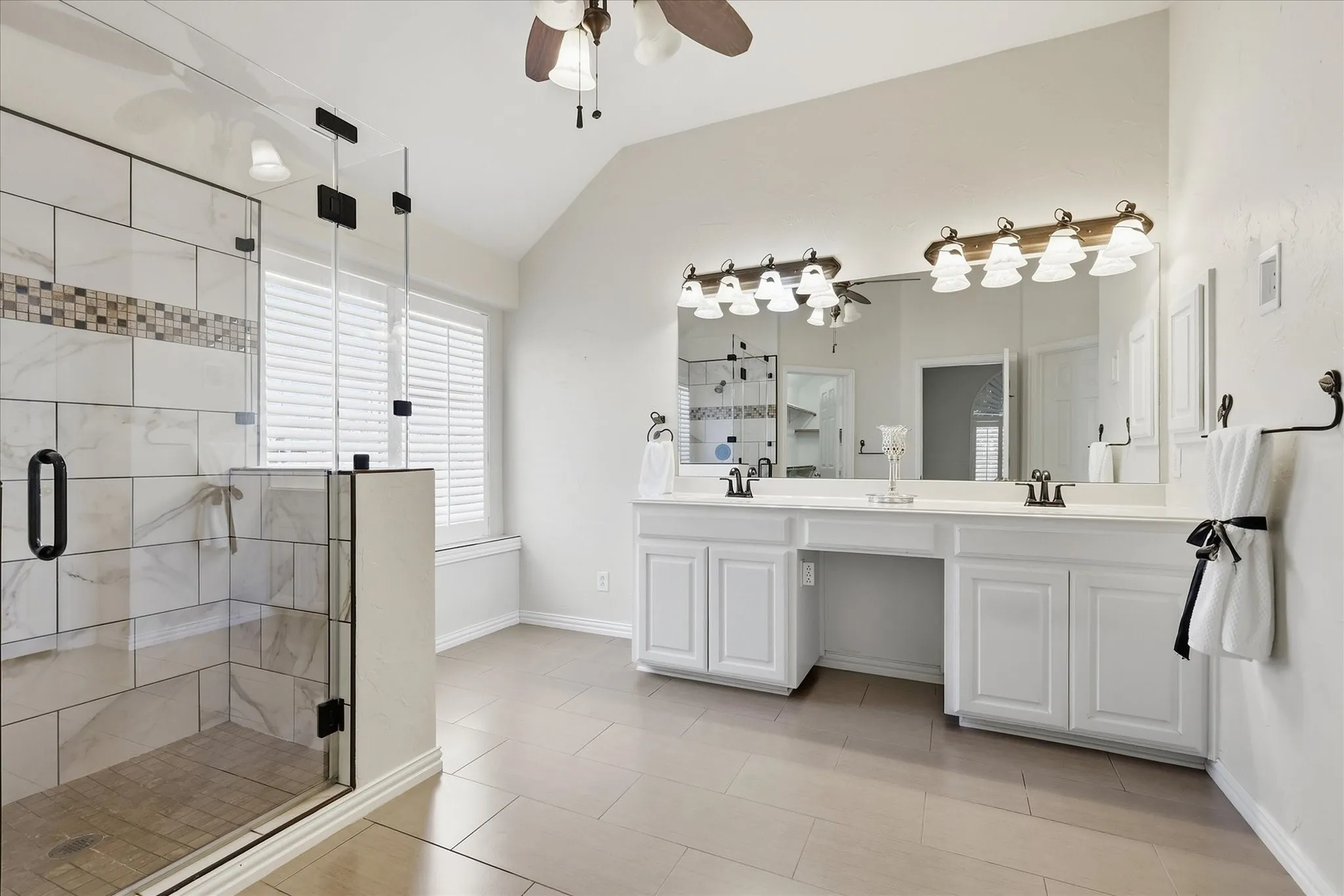 Single Family Residence For Sale in Denton County , 1109 Oakhollow Drive, Corinth, Texas 76210, 4 Bedroom, 3 Bathroom, 2 Garage spaces, 2,974 Sqft, built in 1997, mls#21377781, Real Estate Agent in Corinth, Homes For Sale in Denton county, Homes For Sale in Corinth, Realtor in Corinth Texas, Real Estate Brokerage Independent Realty Texas, Luminita Cordes Realtor