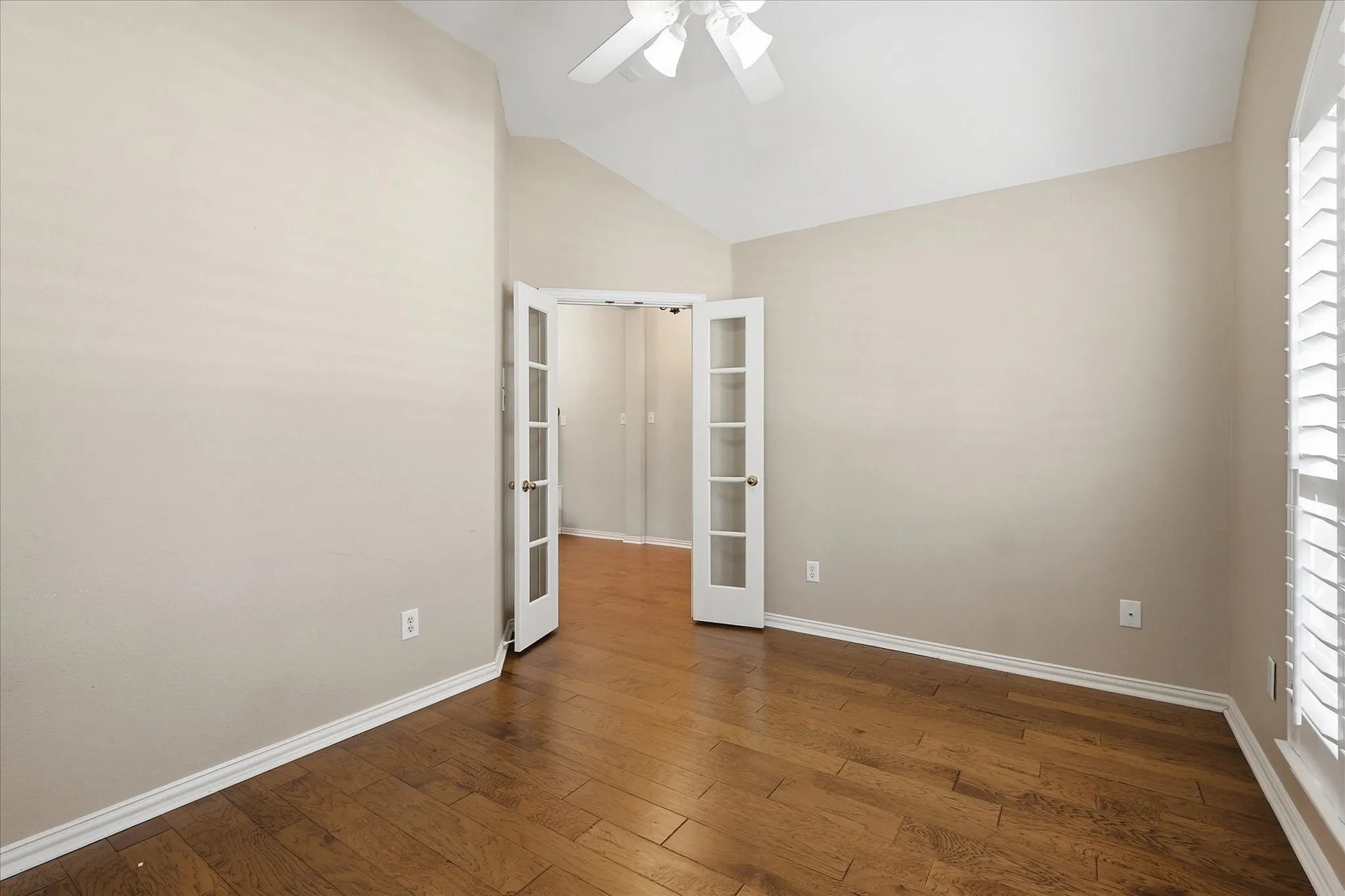 Single Family Residence For Sale in Denton County , 1109 Oakhollow Drive, Corinth, Texas 76210, 4 Bedroom, 3 Bathroom, 2 Garage spaces, 2,974 Sqft, built in 1997, mls#21377781, Real Estate Agent in Corinth, Homes For Sale in Denton county, Homes For Sale in Corinth, Realtor in Corinth Texas, Real Estate Brokerage Independent Realty Texas, Luminita Cordes Realtor