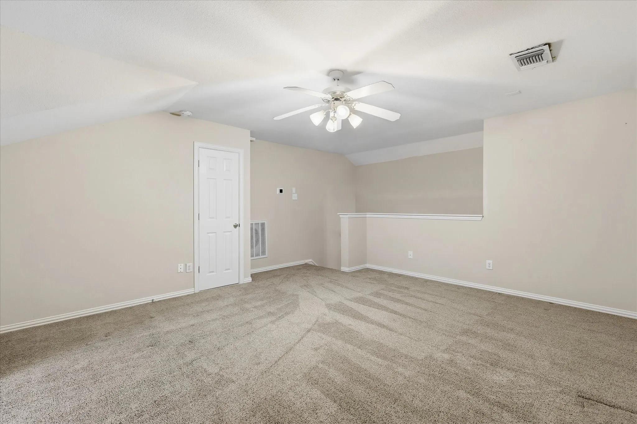Single Family Residence For Sale in Denton County , 1109 Oakhollow Drive, Corinth, Texas 76210, 4 Bedroom, 3 Bathroom, 2 Garage spaces, 2,974 Sqft, built in 1997, mls#21377781, Real Estate Agent in Corinth, Homes For Sale in Denton county, Homes For Sale in Corinth, Realtor in Corinth Texas, Real Estate Brokerage Independent Realty Texas, Luminita Cordes Realtor