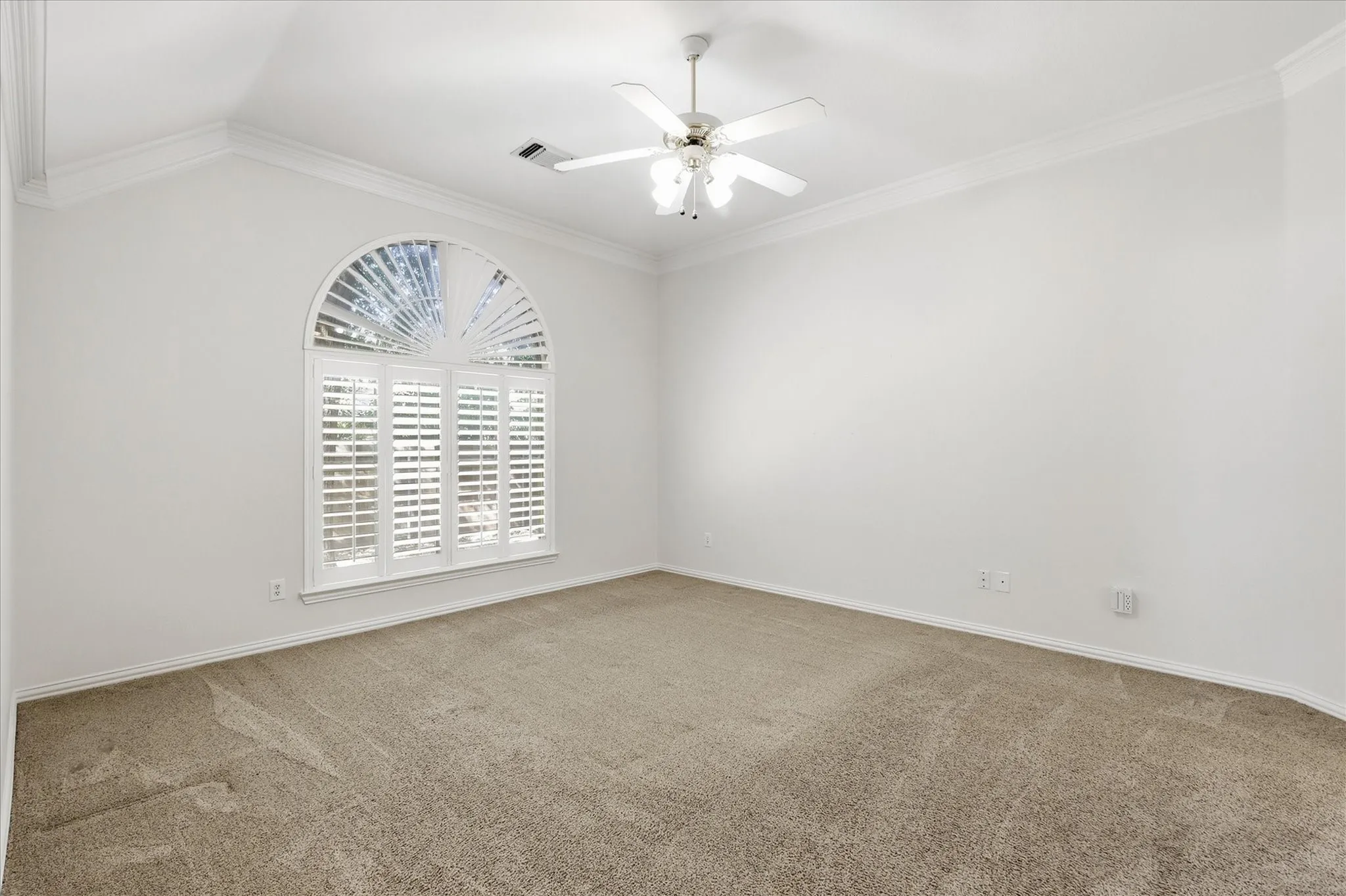 Single Family Residence For Sale in Denton County , 1109 Oakhollow Drive, Corinth, Texas 76210, 4 Bedroom, 3 Bathroom, 2 Garage spaces, 2,974 Sqft, built in 1997, mls#21377781, Real Estate Agent in Corinth, Homes For Sale in Denton county, Homes For Sale in Corinth, Realtor in Corinth Texas, Real Estate Brokerage Independent Realty Texas, Luminita Cordes Realtor