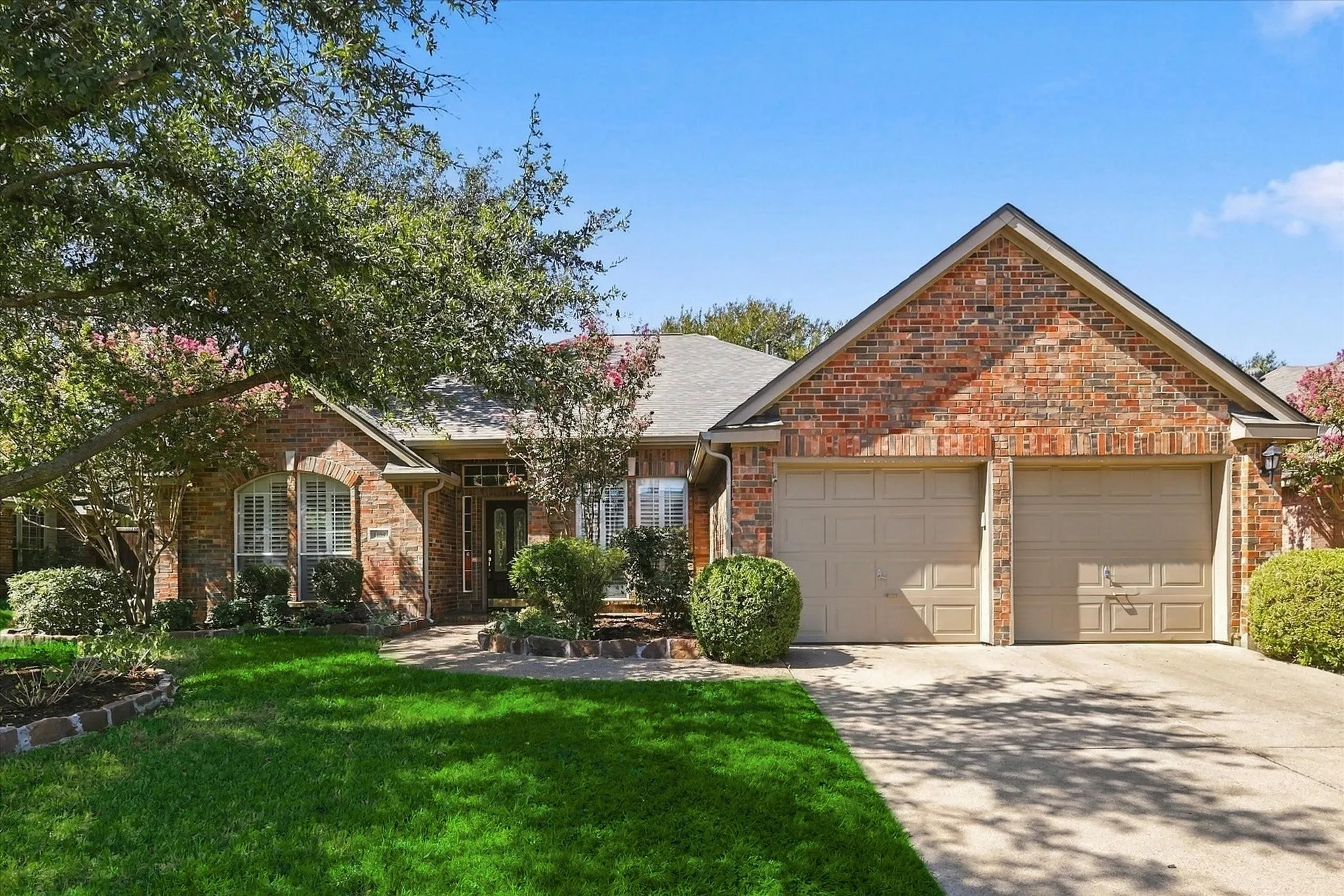 Single Family Residence For Sale in Denton County , 1109 Oakhollow Drive, Corinth, Texas 76210, 4 Bedroom, 3 Bathroom, 2 Garage spaces, 2,974 Sqft, built in 1997, mls#21377781, Real Estate Agent in Corinth, Homes For Sale in Denton county, Homes For Sale in Corinth, Realtor in Corinth Texas, Real Estate Brokerage Independent Realty Texas, Luminita Cordes Realtor