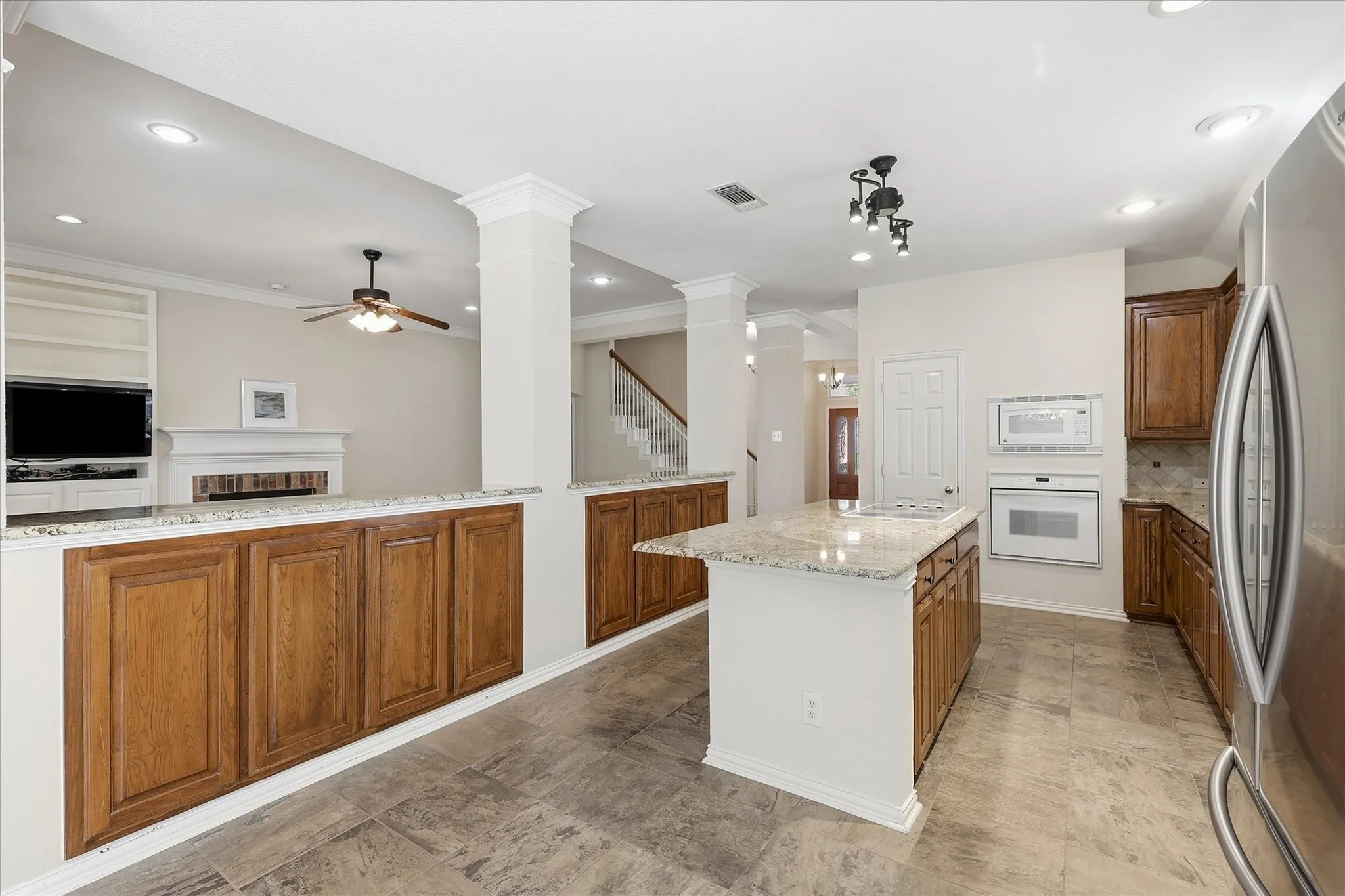 Single Family Residence For Sale in Denton County , 1109 Oakhollow Drive, Corinth, Texas 76210, 4 Bedroom, 3 Bathroom, 2 Garage spaces, 2,974 Sqft, built in 1997, mls#21377781, Real Estate Agent in Corinth, Homes For Sale in Denton county, Homes For Sale in Corinth, Realtor in Corinth Texas, Real Estate Brokerage Independent Realty Texas, Luminita Cordes Realtor