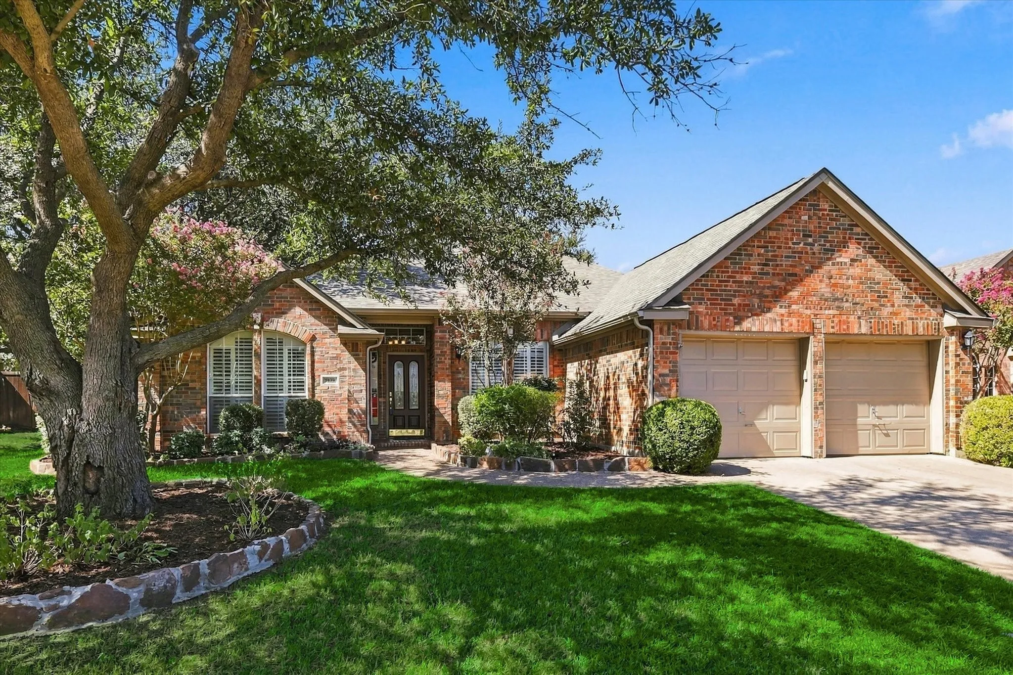 Single Family Residence For Sale in Denton County , 1109 Oakhollow Drive, Corinth, Texas 76210, 4 Bedroom, 3 Bathroom, 2 Garage spaces, 2,974 Sqft, built in 1997, mls#21377781, Real Estate Agent in Corinth, Homes For Sale in Denton county, Homes For Sale in Corinth, Realtor in Corinth Texas, Real Estate Brokerage Independent Realty Texas, Luminita Cordes Realtor