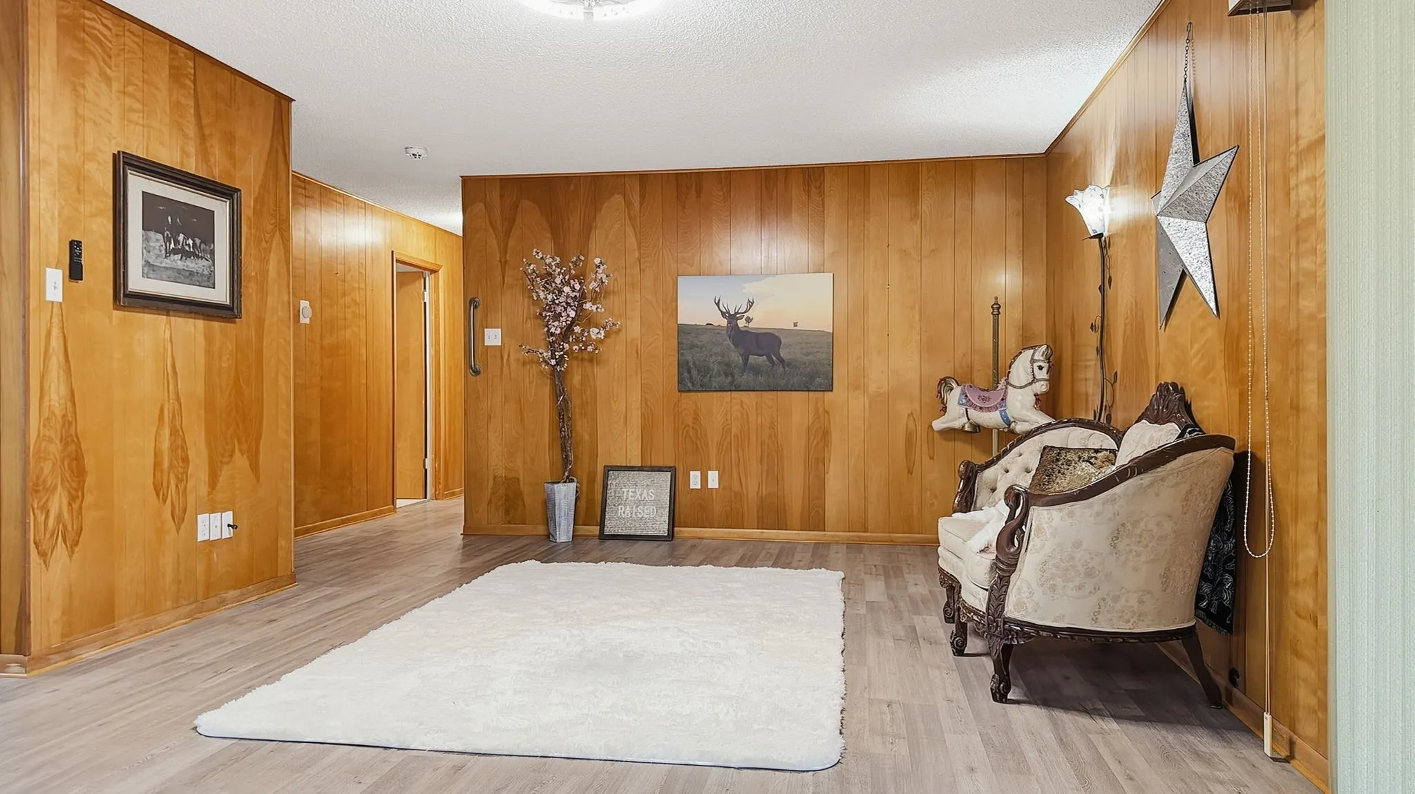 Single Family Residence For Sale in Coryell County , 2512 Lowrey Drive, Gatesville, Texas 76528, 3 Bedroom, 3 Bathroom, 1 Garage spaces, 1,674 Sqft, built in 1981, mls#21388511, Real Estate Agent in Gatesville, Homes For Sale in Coryell county, Homes For Sale in Gatesville, Realtor in Gatesville Texas, Real Estate Brokerage Independent Realty Texas, Luminita Cordes Realtor