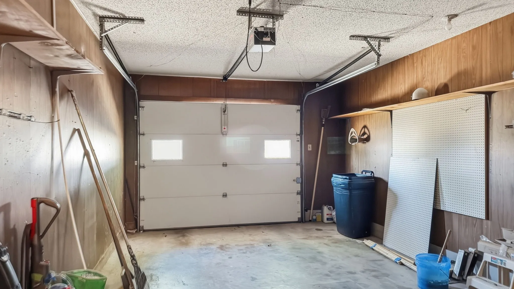 Single Family Residence For Sale in Coryell County , 2512 Lowrey Drive, Gatesville, Texas 76528, 3 Bedroom, 3 Bathroom, 1 Garage spaces, 1,674 Sqft, built in 1981, mls#21388511, Real Estate Agent in Gatesville, Homes For Sale in Coryell county, Homes For Sale in Gatesville, Realtor in Gatesville Texas, Real Estate Brokerage Independent Realty Texas, Luminita Cordes Realtor