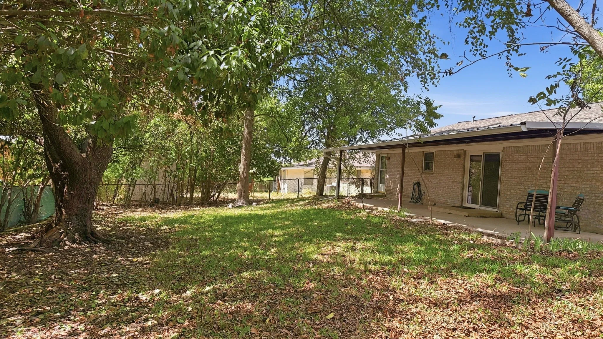 Single Family Residence For Sale in Coryell County , 2512 Lowrey Drive, Gatesville, Texas 76528, 3 Bedroom, 3 Bathroom, 1 Garage spaces, 1,674 Sqft, built in 1981, mls#21388511, Real Estate Agent in Gatesville, Homes For Sale in Coryell county, Homes For Sale in Gatesville, Realtor in Gatesville Texas, Real Estate Brokerage Independent Realty Texas, Luminita Cordes Realtor