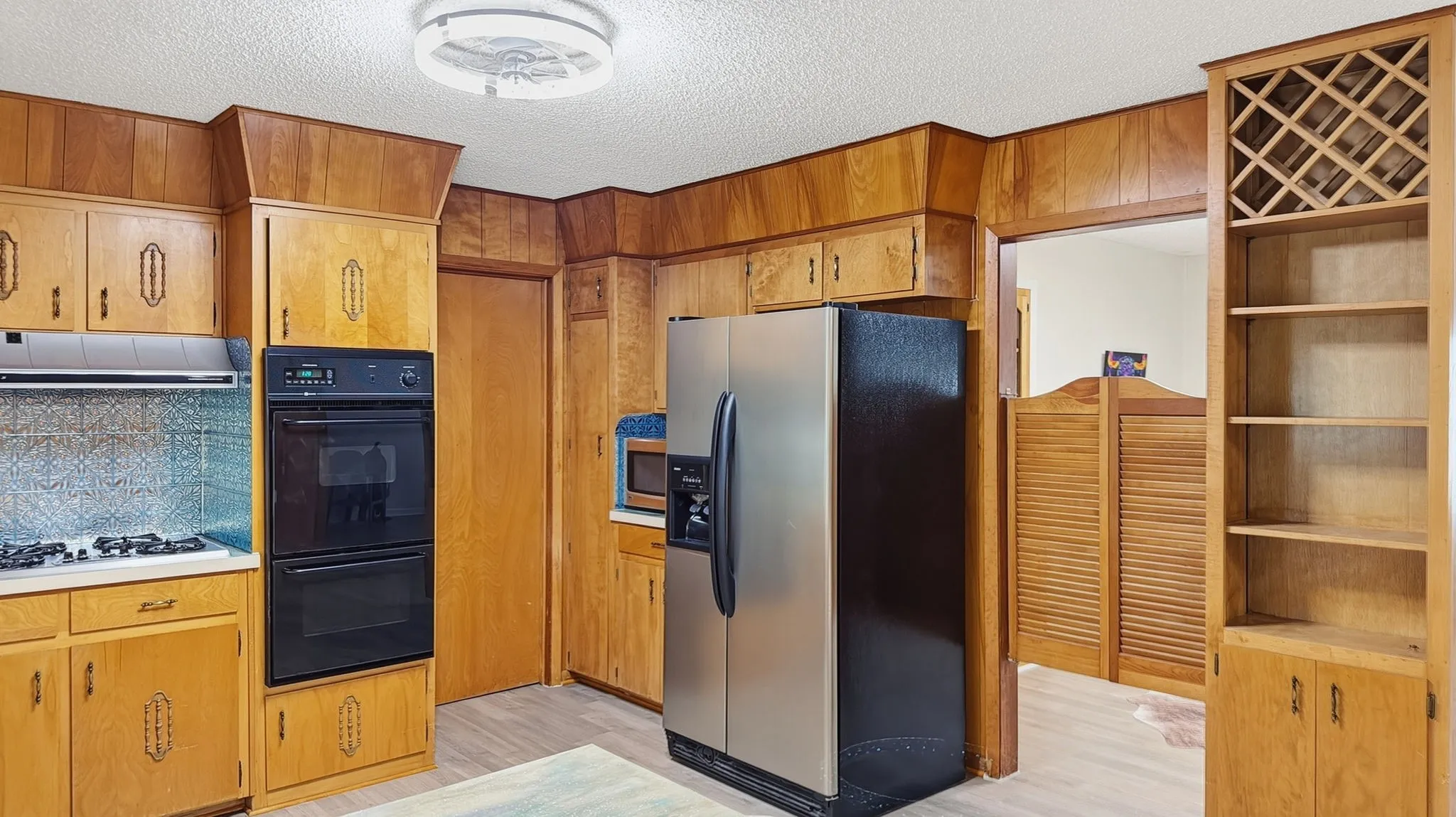 Single Family Residence For Sale in Coryell County , 2512 Lowrey Drive, Gatesville, Texas 76528, 3 Bedroom, 3 Bathroom, 1 Garage spaces, 1,674 Sqft, built in 1981, mls#21388511, Real Estate Agent in Gatesville, Homes For Sale in Coryell county, Homes For Sale in Gatesville, Realtor in Gatesville Texas, Real Estate Brokerage Independent Realty Texas, Luminita Cordes Realtor