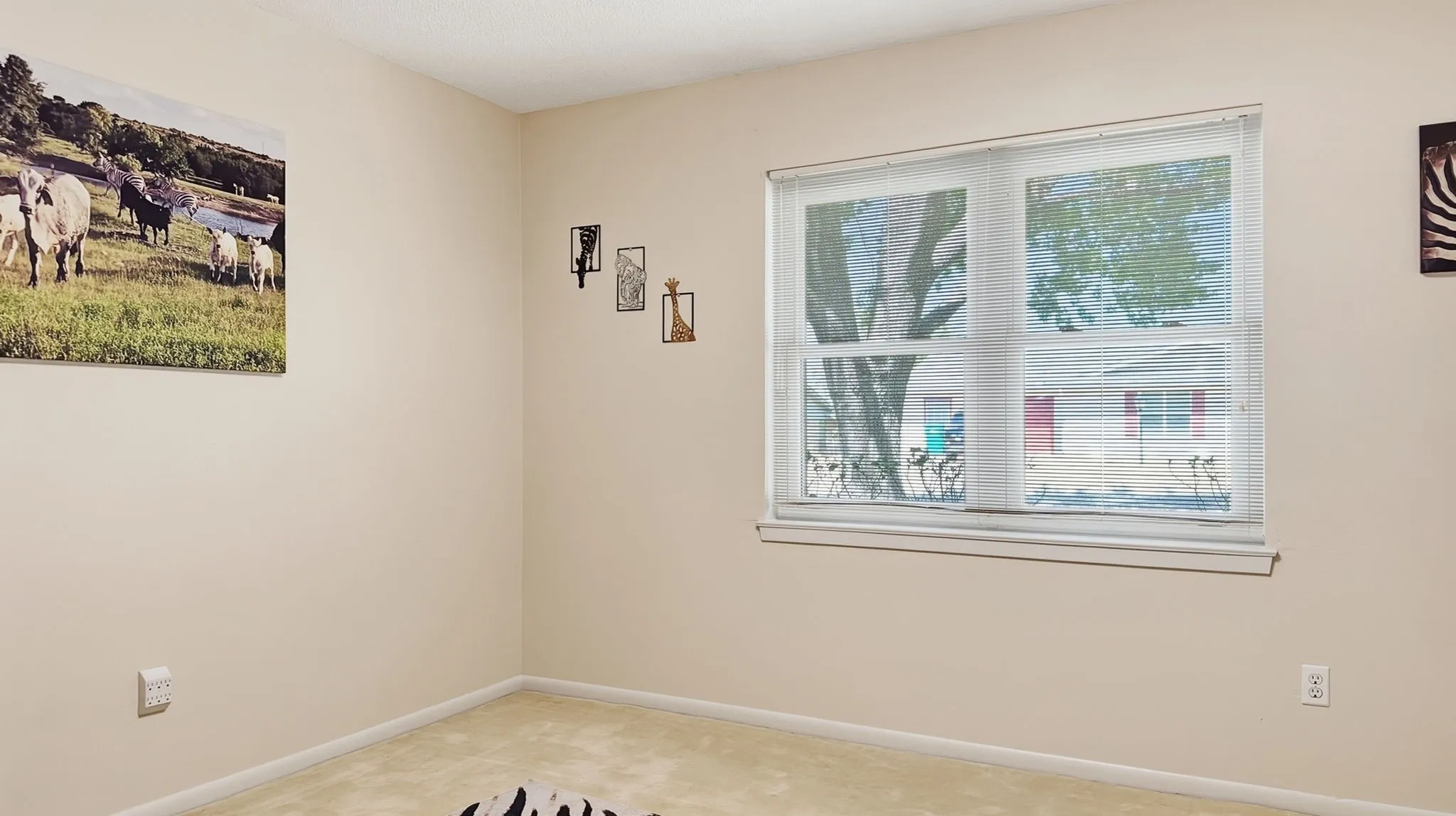Single Family Residence For Sale in Coryell County , 2512 Lowrey Drive, Gatesville, Texas 76528, 3 Bedroom, 3 Bathroom, 1 Garage spaces, 1,674 Sqft, built in 1981, mls#21388511, Real Estate Agent in Gatesville, Homes For Sale in Coryell county, Homes For Sale in Gatesville, Realtor in Gatesville Texas, Real Estate Brokerage Independent Realty Texas, Luminita Cordes Realtor