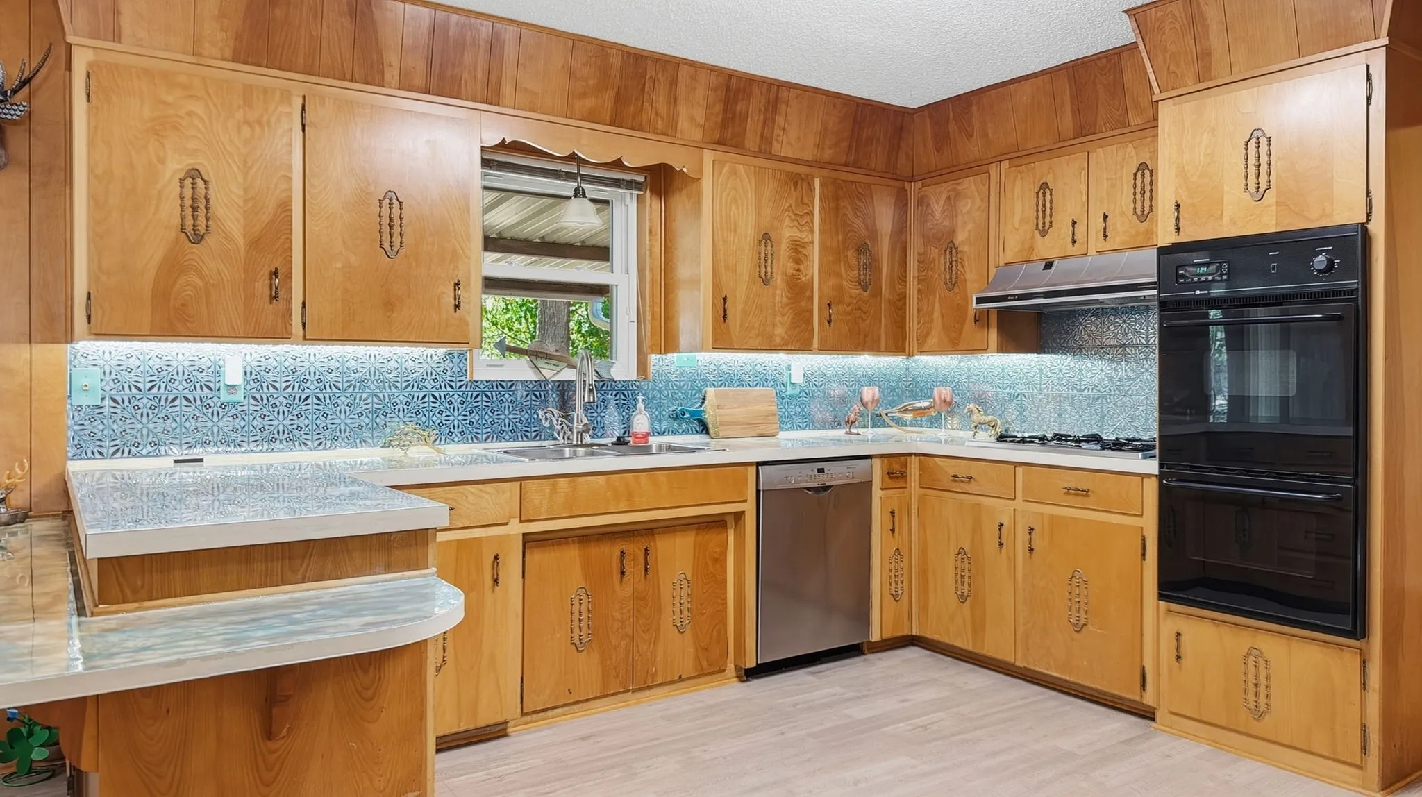 Single Family Residence For Sale in Coryell County , 2512 Lowrey Drive, Gatesville, Texas 76528, 3 Bedroom, 3 Bathroom, 1 Garage spaces, 1,674 Sqft, built in 1981, mls#21388511, Real Estate Agent in Gatesville, Homes For Sale in Coryell county, Homes For Sale in Gatesville, Realtor in Gatesville Texas, Real Estate Brokerage Independent Realty Texas, Luminita Cordes Realtor