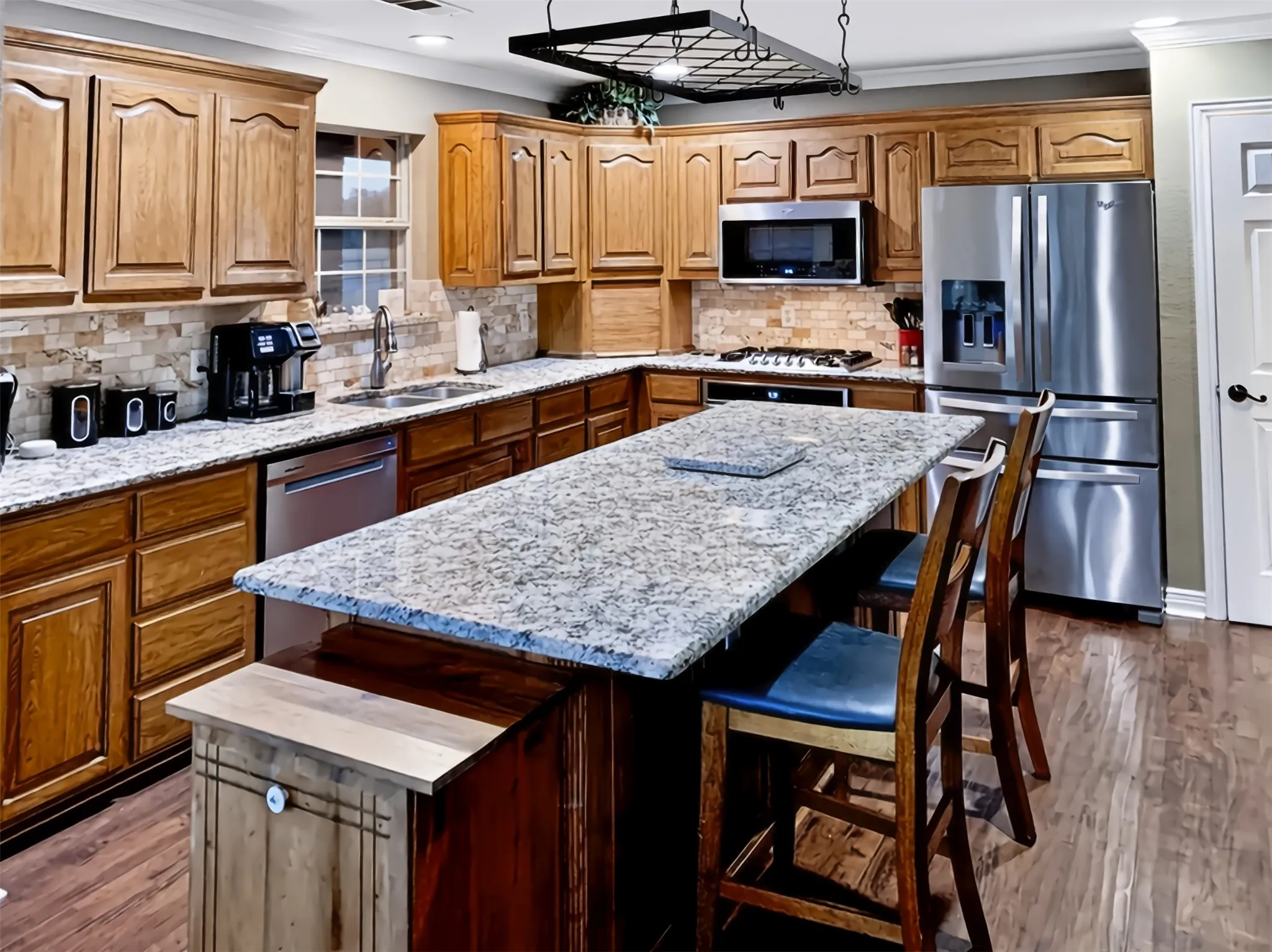 Single Family Residence For Sale in Wise County , 1189 Heritage Creek Drive, Rhome, Texas 76078, 4 Bedroom, 3 Bathroom, 4 Garage spaces, 3,599 Sqft, built in 2001, mls#21387360, Real Estate Agent in Rhome, Homes For Sale in Wise county, Homes For Sale in Rhome, Realtor in Rhome Texas, Real Estate Brokerage Independent Realty Texas, Luminita Cordes Realtor