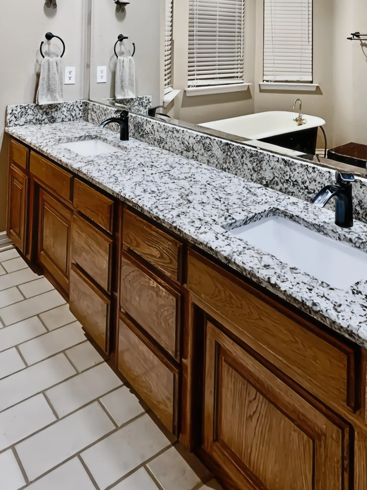 Single Family Residence For Sale in Wise County , 1189 Heritage Creek Drive, Rhome, Texas 76078, 4 Bedroom, 3 Bathroom, 4 Garage spaces, 3,599 Sqft, built in 2001, mls#21387360, Real Estate Agent in Rhome, Homes For Sale in Wise county, Homes For Sale in Rhome, Realtor in Rhome Texas, Real Estate Brokerage Independent Realty Texas, Luminita Cordes Realtor