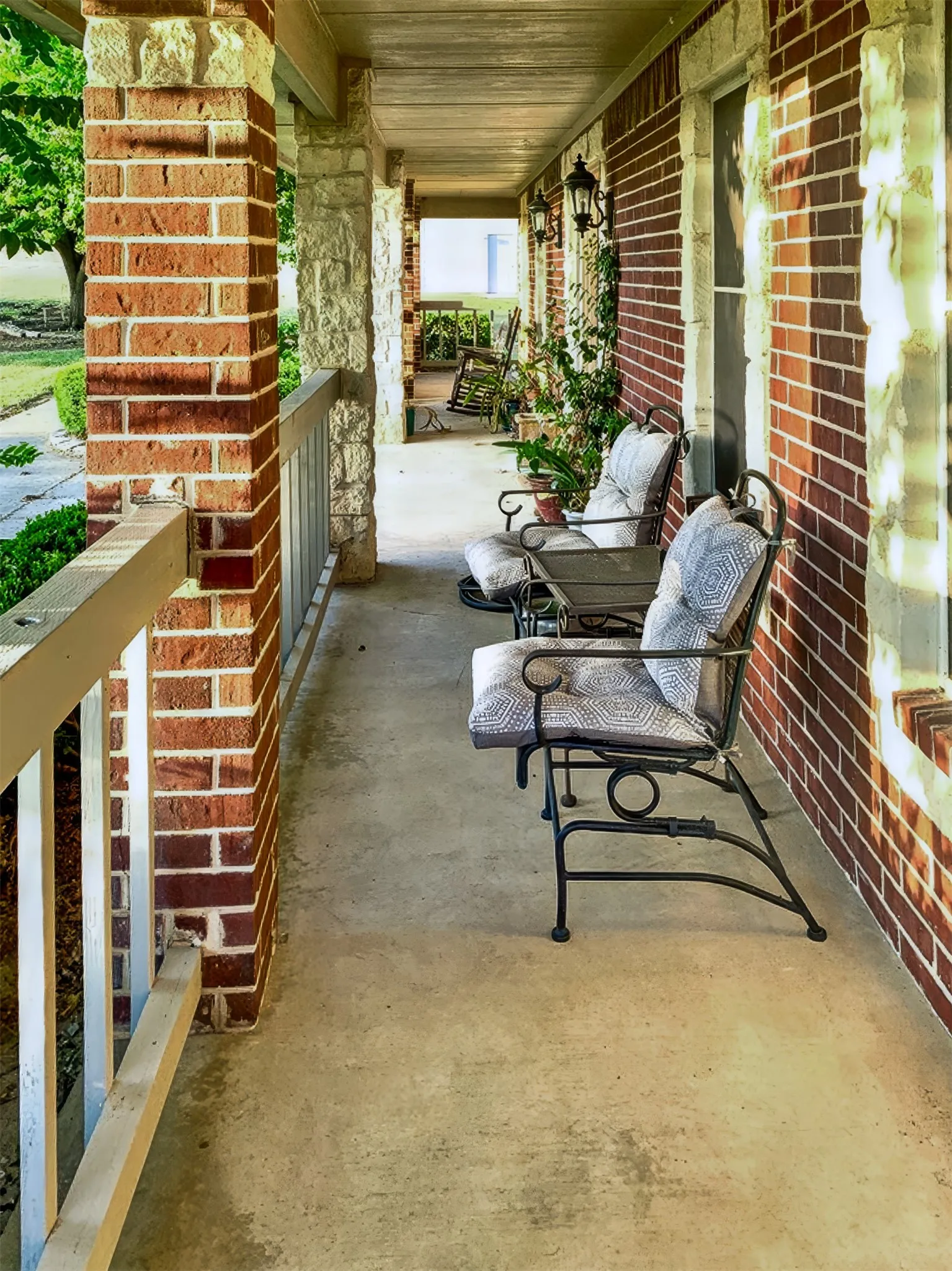 Single Family Residence For Sale in Wise County , 1189 Heritage Creek Drive, Rhome, Texas 76078, 4 Bedroom, 3 Bathroom, 4 Garage spaces, 3,599 Sqft, built in 2001, mls#21387360, Real Estate Agent in Rhome, Homes For Sale in Wise county, Homes For Sale in Rhome, Realtor in Rhome Texas, Real Estate Brokerage Independent Realty Texas, Luminita Cordes Realtor