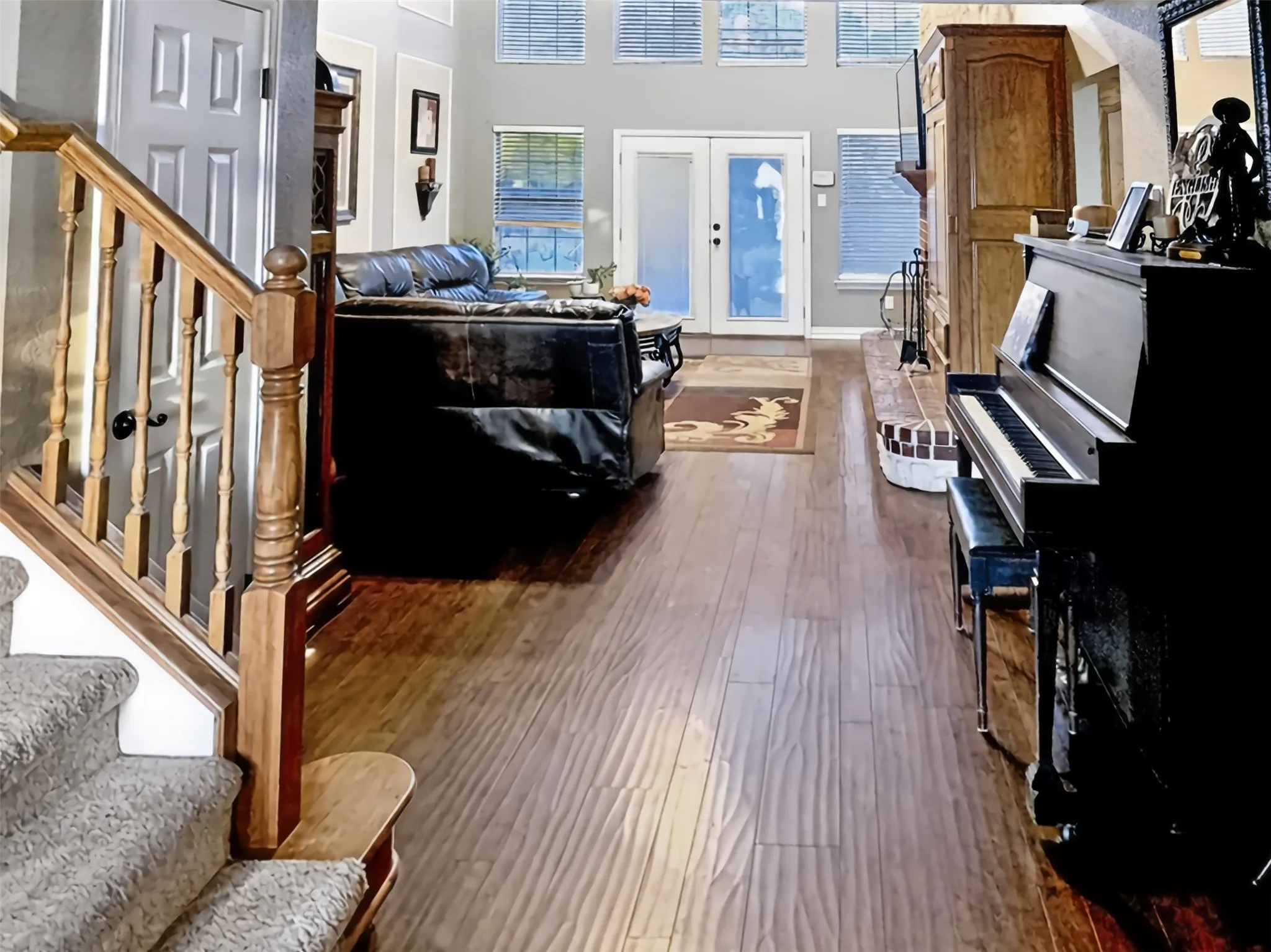 Single Family Residence For Sale in Wise County , 1189 Heritage Creek Drive, Rhome, Texas 76078, 4 Bedroom, 3 Bathroom, 4 Garage spaces, 3,599 Sqft, built in 2001, mls#21387360, Real Estate Agent in Rhome, Homes For Sale in Wise county, Homes For Sale in Rhome, Realtor in Rhome Texas, Real Estate Brokerage Independent Realty Texas, Luminita Cordes Realtor