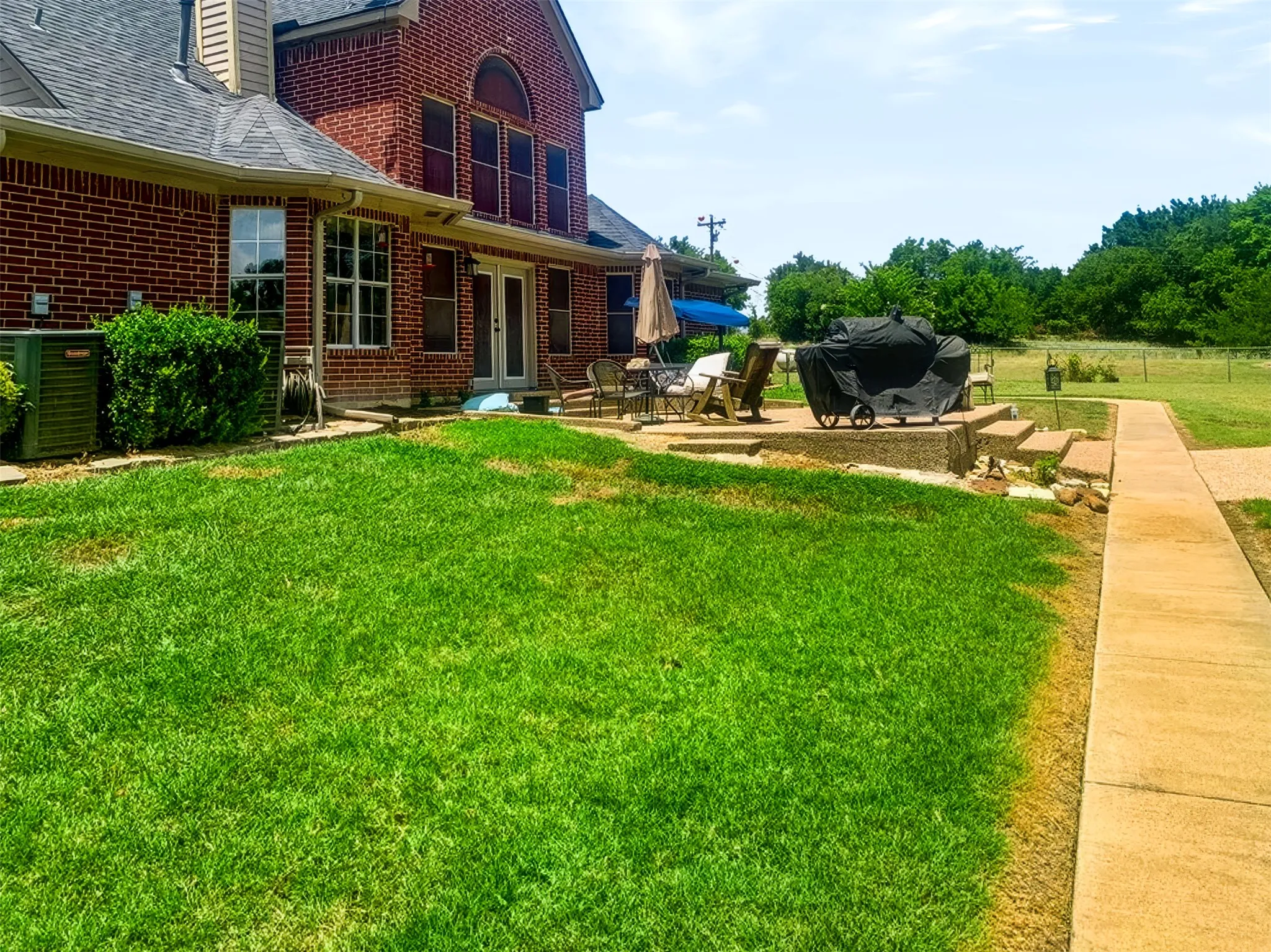 Single Family Residence For Sale in Wise County , 1189 Heritage Creek Drive, Rhome, Texas 76078, 4 Bedroom, 3 Bathroom, 4 Garage spaces, 3,599 Sqft, built in 2001, mls#21387360, Real Estate Agent in Rhome, Homes For Sale in Wise county, Homes For Sale in Rhome, Realtor in Rhome Texas, Real Estate Brokerage Independent Realty Texas, Luminita Cordes Realtor