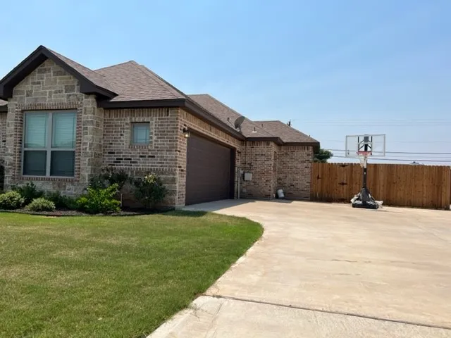Single Family Residence For Rent in Taylor County , 6642 Summerwood Trail, Abilene, Texas 79606, 4 Bedroom, 2 Bathroom, 2 Garage spaces, 1,817 Sqft, built in 2018, mls#21388539, Real Estate Agent in Abilene, Homes For Rent in Taylor county, Homes For Rent in Abilene, Realtor in Abilene Texas, Real Estate Brokerage Independent Realty Texas, Luminita Cordes Realtor