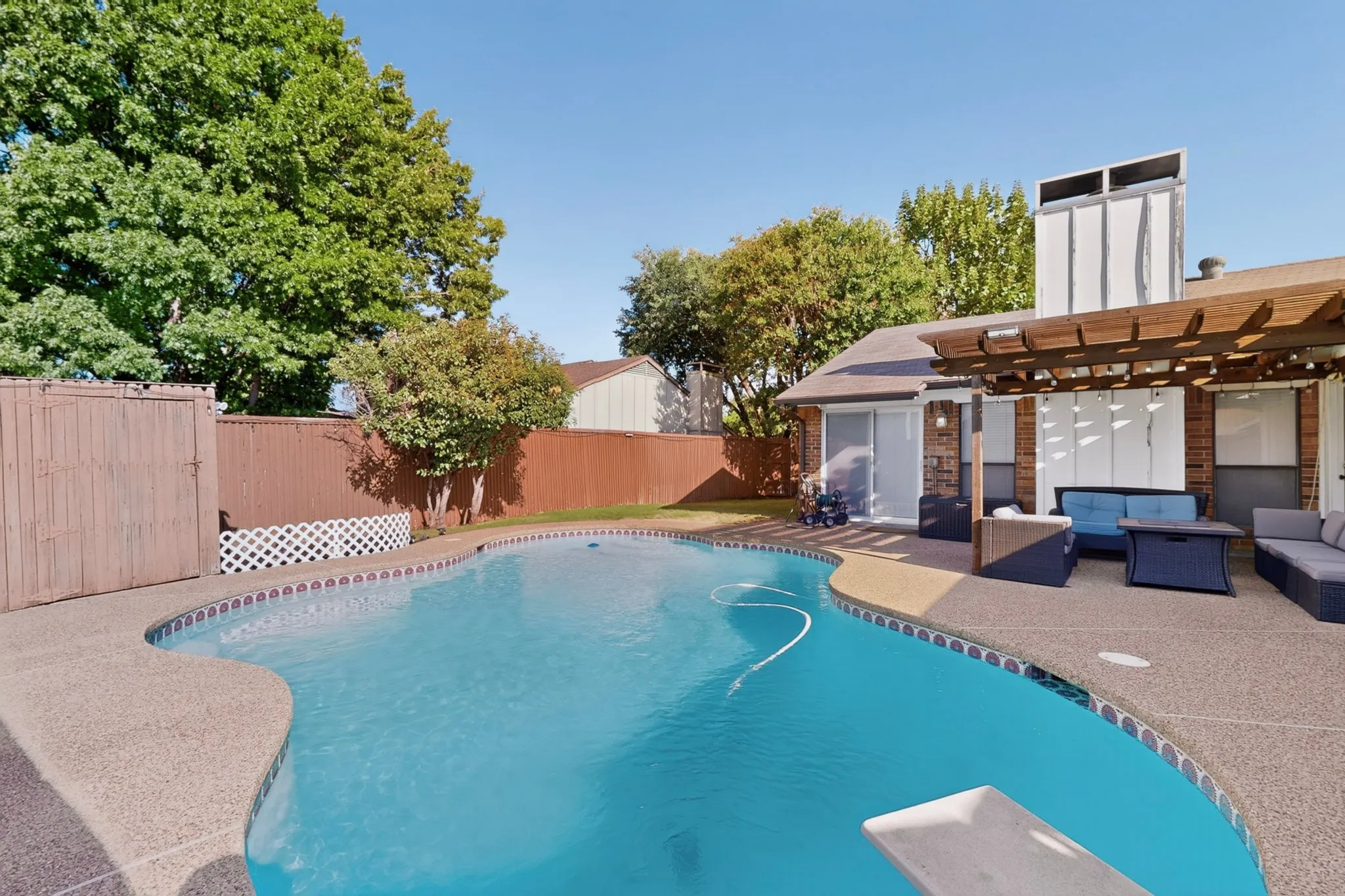 Single Family Residence For Sale in Denton County , 19044 Bilbrook Lane, Dallas, Texas 75287, 4 Bedroom, 2 Bathroom, Garage spaces, 1,653 Sqft, built in 1983, mls#21387108, Real Estate Agent in Dallas, Homes For Sale in Denton county, Homes For Sale in Dallas, Realtor in Dallas Texas, Real Estate Brokerage Independent Realty Texas, Luminita Cordes Realtor