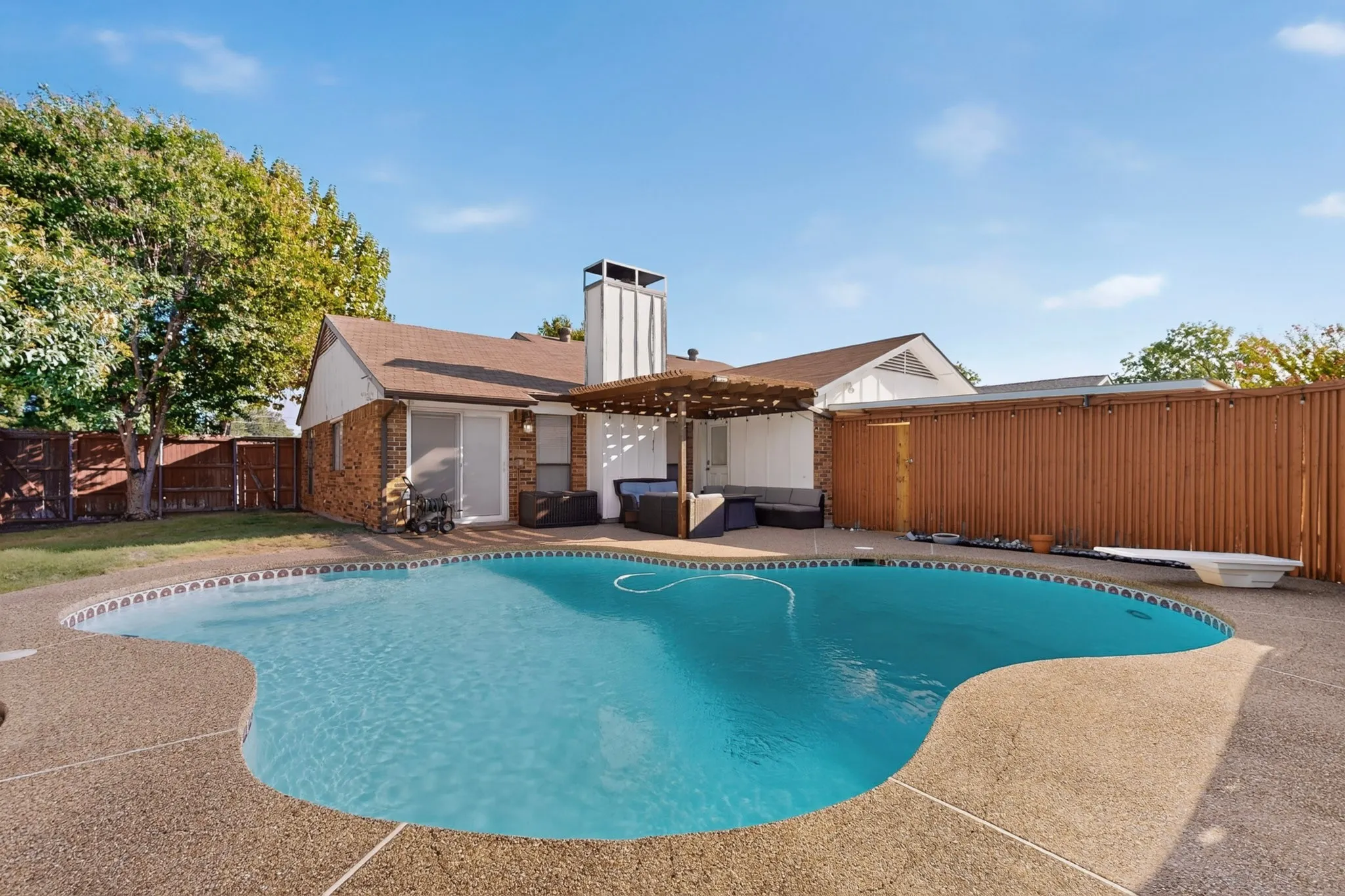 Single Family Residence For Sale in Denton County , 19044 Bilbrook Lane, Dallas, Texas 75287, 4 Bedroom, 2 Bathroom, Garage spaces, 1,653 Sqft, built in 1983, mls#21387108, Real Estate Agent in Dallas, Homes For Sale in Denton county, Homes For Sale in Dallas, Realtor in Dallas Texas, Real Estate Brokerage Independent Realty Texas, Luminita Cordes Realtor