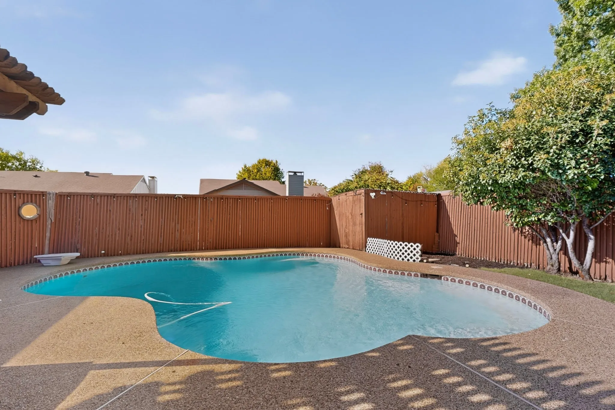 Single Family Residence For Sale in Denton County , 19044 Bilbrook Lane, Dallas, Texas 75287, 4 Bedroom, 2 Bathroom, Garage spaces, 1,653 Sqft, built in 1983, mls#21387108, Real Estate Agent in Dallas, Homes For Sale in Denton county, Homes For Sale in Dallas, Realtor in Dallas Texas, Real Estate Brokerage Independent Realty Texas, Luminita Cordes Realtor