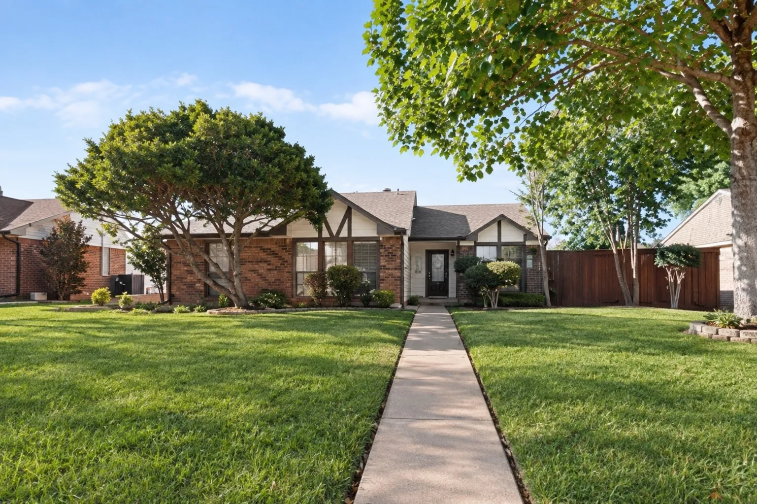 Single Family Residence For Sale in Denton County , 19044 Bilbrook Lane, Dallas, Texas 75287, 4 Bedroom, 2 Bathroom, Garage spaces, 1,653 Sqft, built in 1983, mls#21387108, Real Estate Agent in Dallas, Homes For Sale in Denton county, Homes For Sale in Dallas, Realtor in Dallas Texas, Real Estate Brokerage Independent Realty Texas, Luminita Cordes Realtor