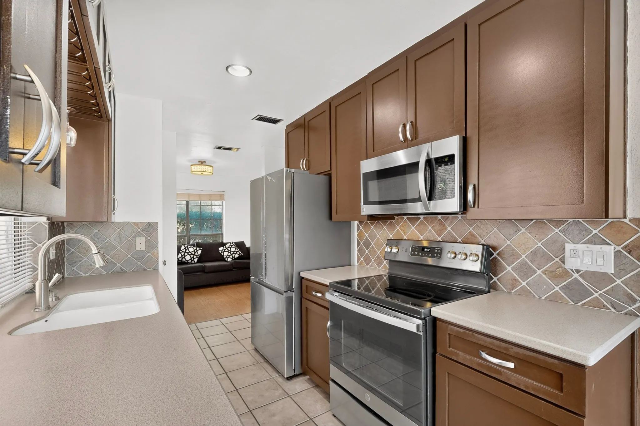Single Family Residence For Sale in Denton County , 19044 Bilbrook Lane, Dallas, Texas 75287, 4 Bedroom, 2 Bathroom, Garage spaces, 1,653 Sqft, built in 1983, mls#21387108, Real Estate Agent in Dallas, Homes For Sale in Denton county, Homes For Sale in Dallas, Realtor in Dallas Texas, Real Estate Brokerage Independent Realty Texas, Luminita Cordes Realtor
