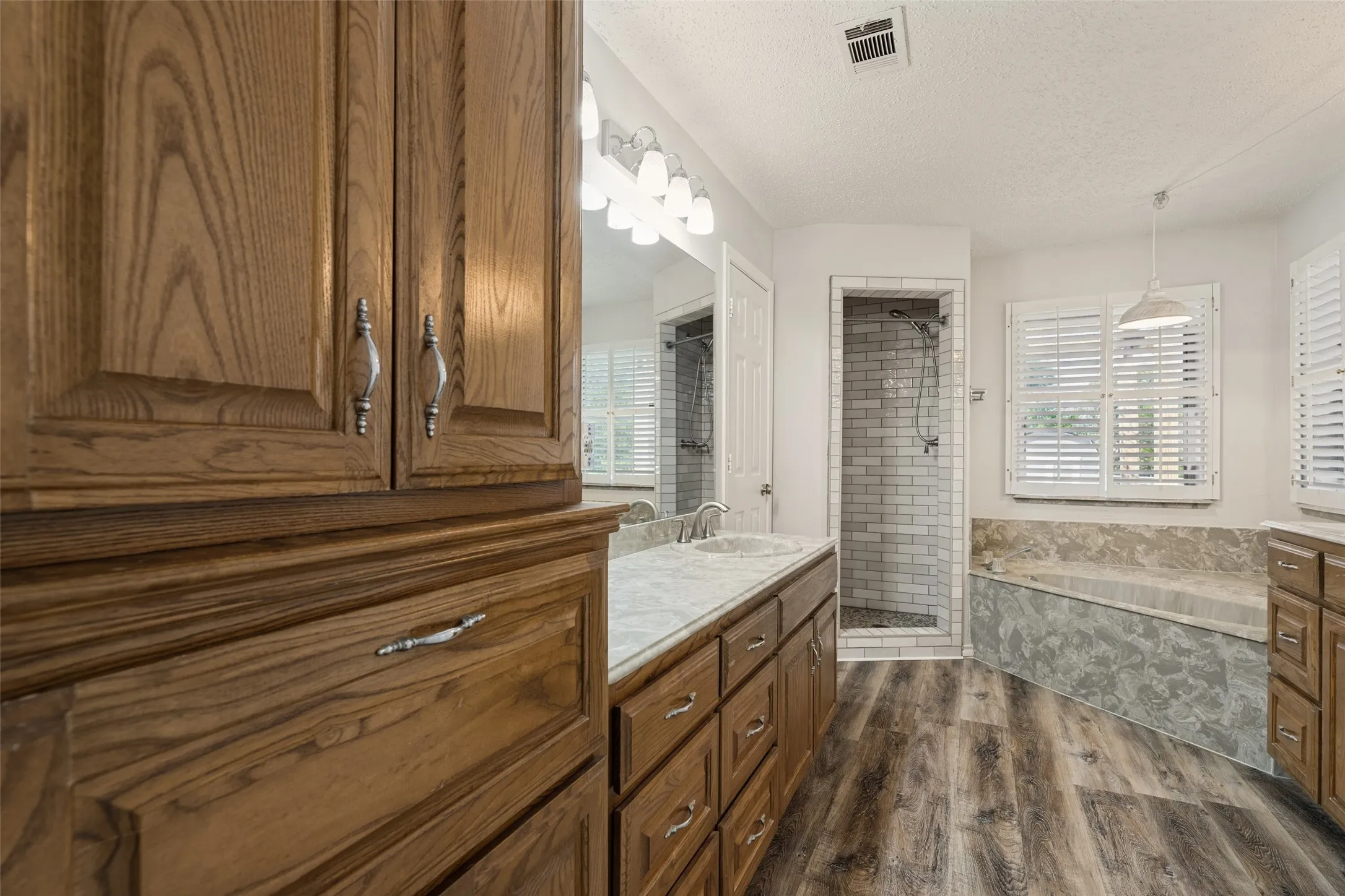Single Family Residence For Sale in Collin County , 6934 Cottage Hill Lane, Celina, Texas 75009, 4 Bedroom, 2 Bathroom, 2 Garage spaces, 2,240 Sqft, built in 1994, mls#21387623, Real Estate Agent in Celina, Homes For Sale in Collin county, Homes For Sale in Celina, Realtor in Celina Texas, Real Estate Brokerage Independent Realty Texas, Luminita Cordes Realtor