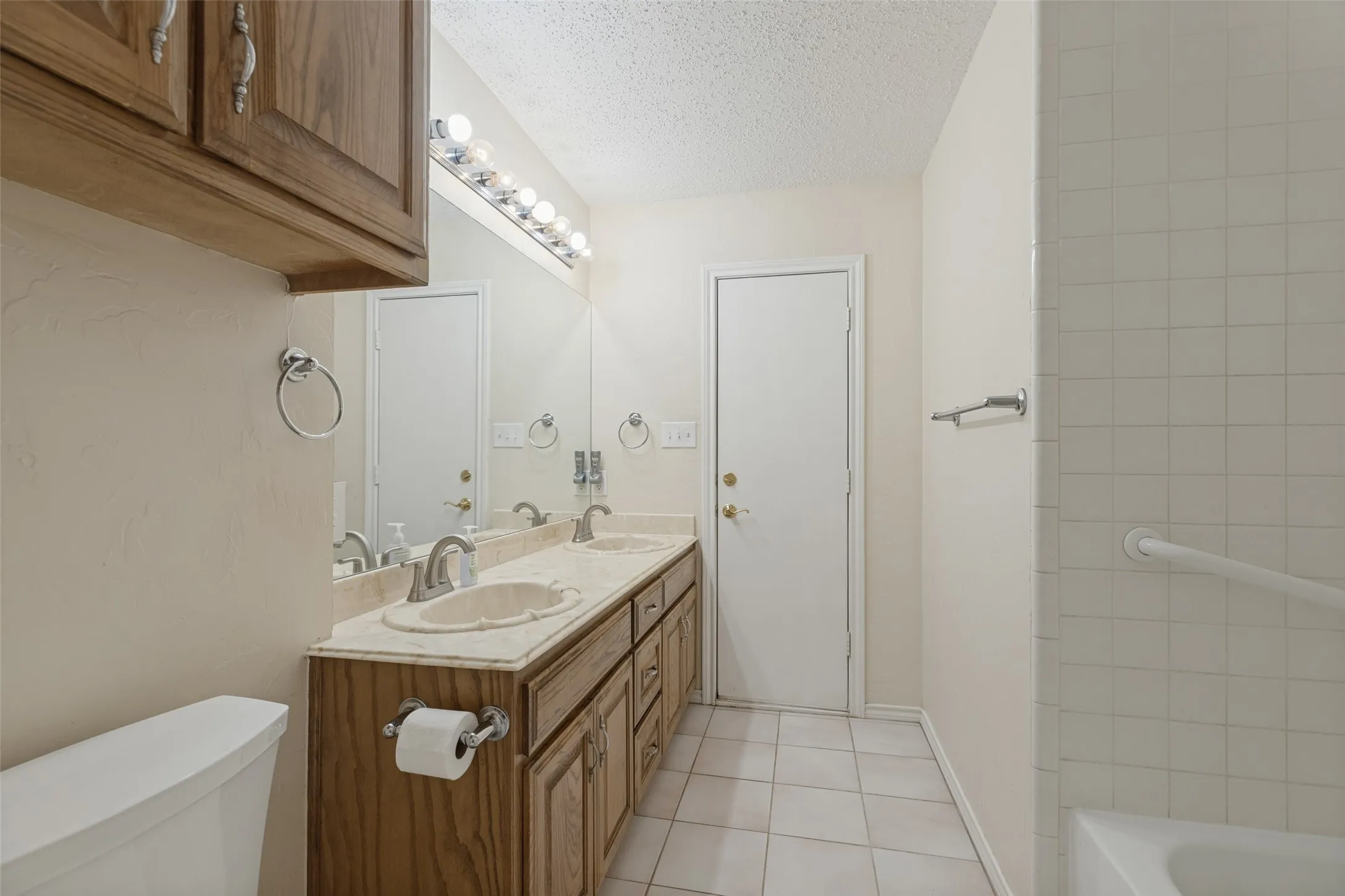 Single Family Residence For Sale in Collin County , 6934 Cottage Hill Lane, Celina, Texas 75009, 4 Bedroom, 2 Bathroom, 2 Garage spaces, 2,240 Sqft, built in 1994, mls#21387623, Real Estate Agent in Celina, Homes For Sale in Collin county, Homes For Sale in Celina, Realtor in Celina Texas, Real Estate Brokerage Independent Realty Texas, Luminita Cordes Realtor