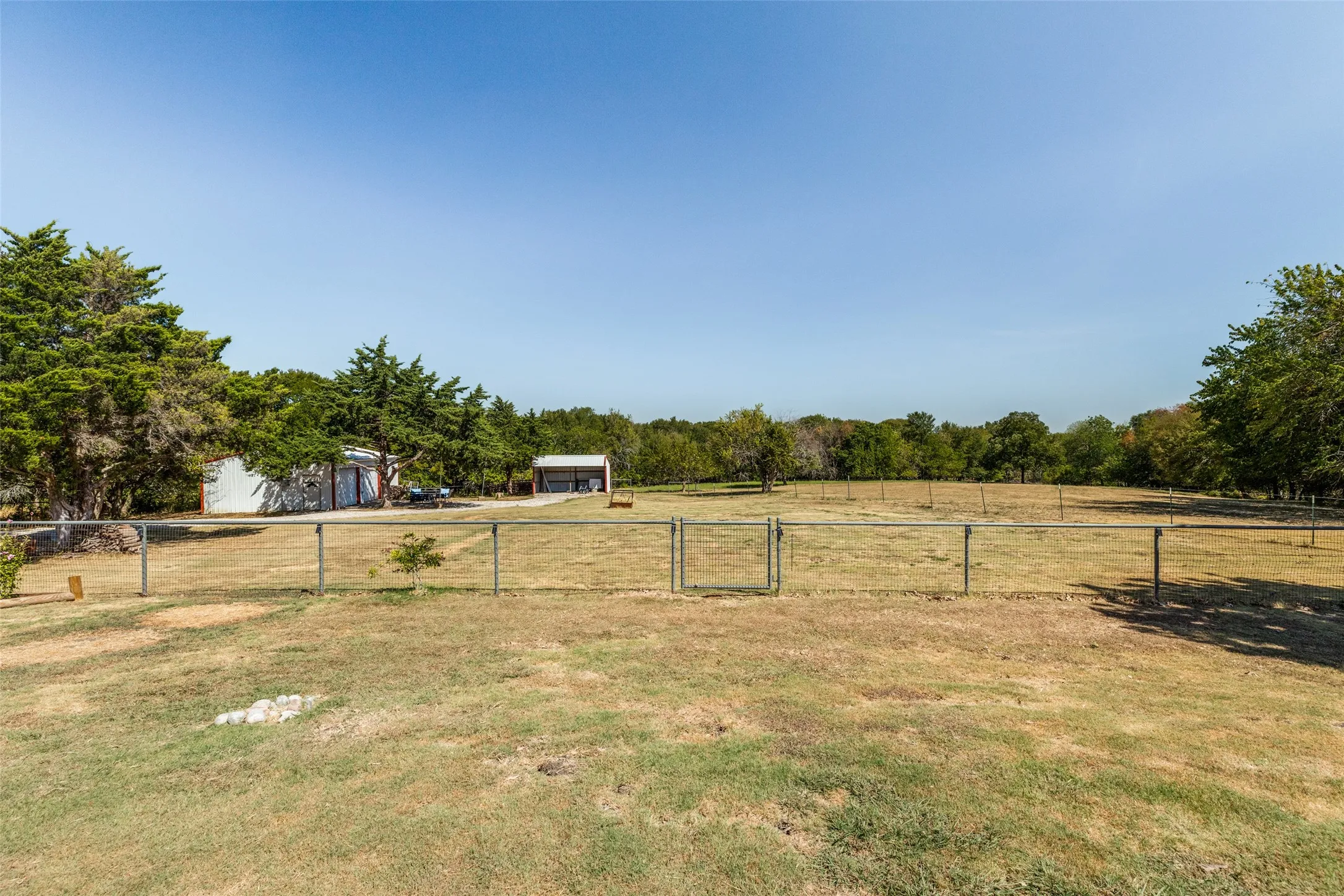 Single Family Residence For Sale in Collin County , 6934 Cottage Hill Lane, Celina, Texas 75009, 4 Bedroom, 2 Bathroom, 2 Garage spaces, 2,240 Sqft, built in 1994, mls#21387623, Real Estate Agent in Celina, Homes For Sale in Collin county, Homes For Sale in Celina, Realtor in Celina Texas, Real Estate Brokerage Independent Realty Texas, Luminita Cordes Realtor