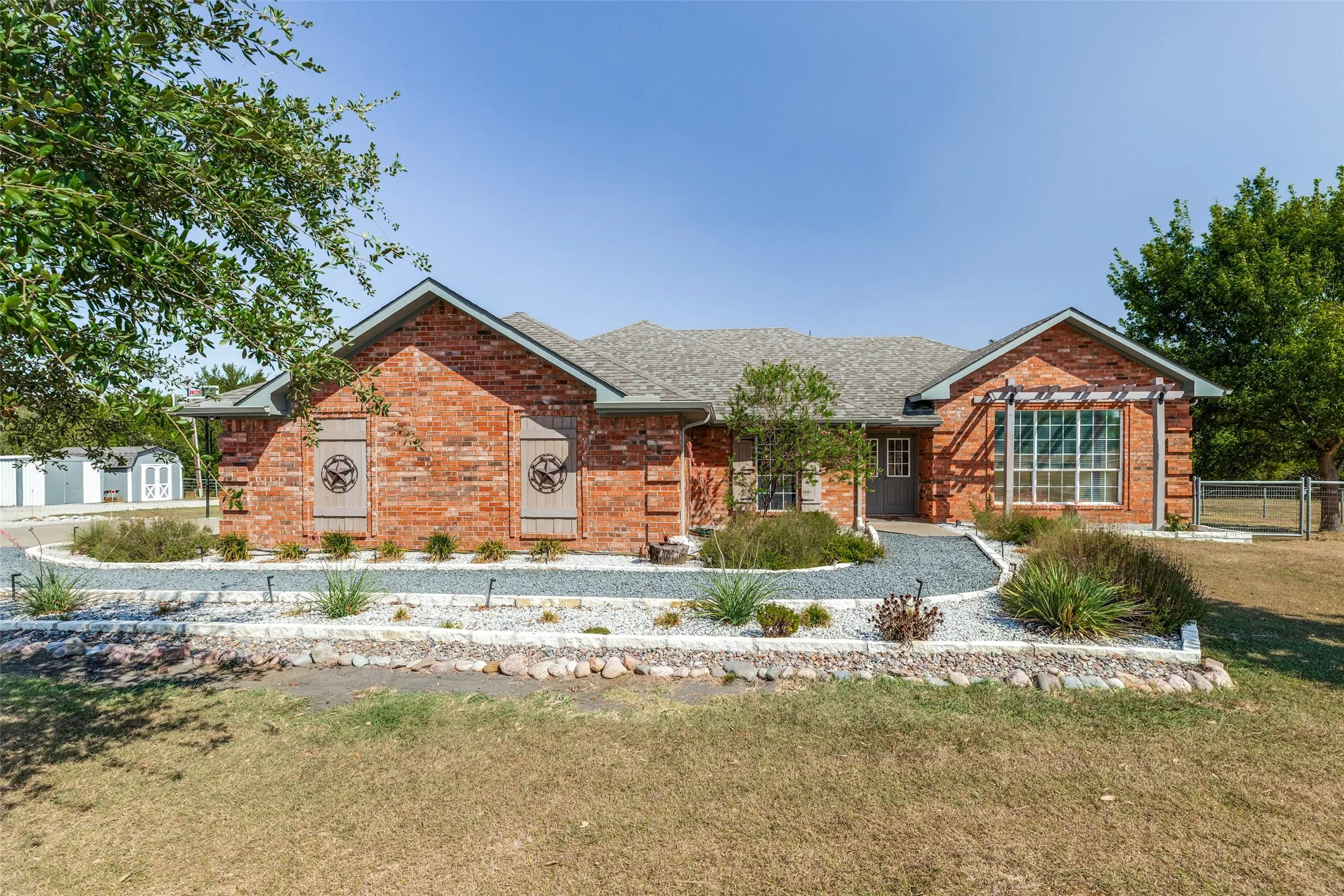 Single Family Residence For Sale in Collin County , 6934 Cottage Hill Lane, Celina, Texas 75009, 4 Bedroom, 2 Bathroom, 2 Garage spaces, 2,240 Sqft, built in 1994, mls#21387623, Real Estate Agent in Celina, Homes For Sale in Collin county, Homes For Sale in Celina, Realtor in Celina Texas, Real Estate Brokerage Independent Realty Texas, Luminita Cordes Realtor