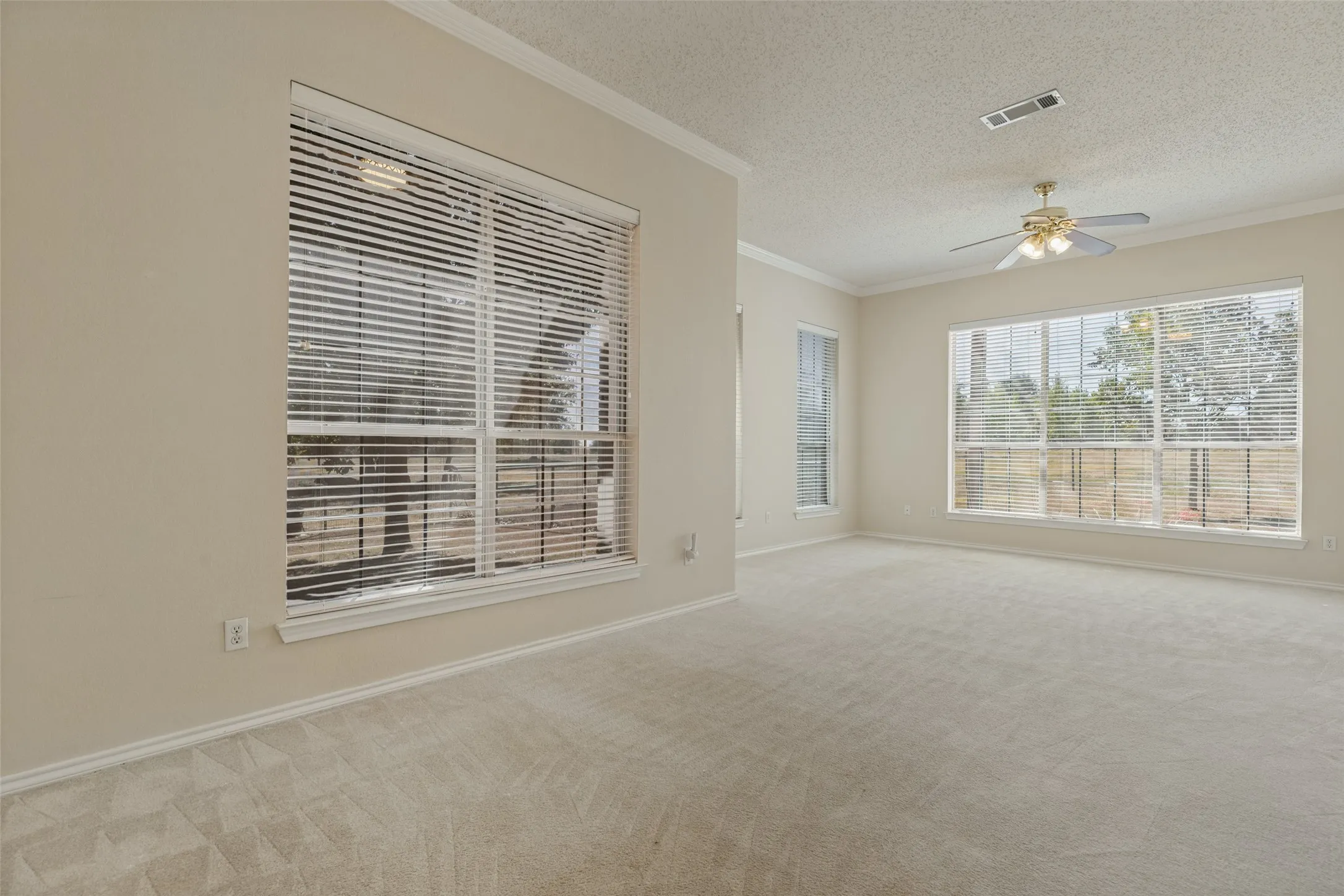 Single Family Residence For Sale in Collin County , 6934 Cottage Hill Lane, Celina, Texas 75009, 4 Bedroom, 2 Bathroom, 2 Garage spaces, 2,240 Sqft, built in 1994, mls#21387623, Real Estate Agent in Celina, Homes For Sale in Collin county, Homes For Sale in Celina, Realtor in Celina Texas, Real Estate Brokerage Independent Realty Texas, Luminita Cordes Realtor