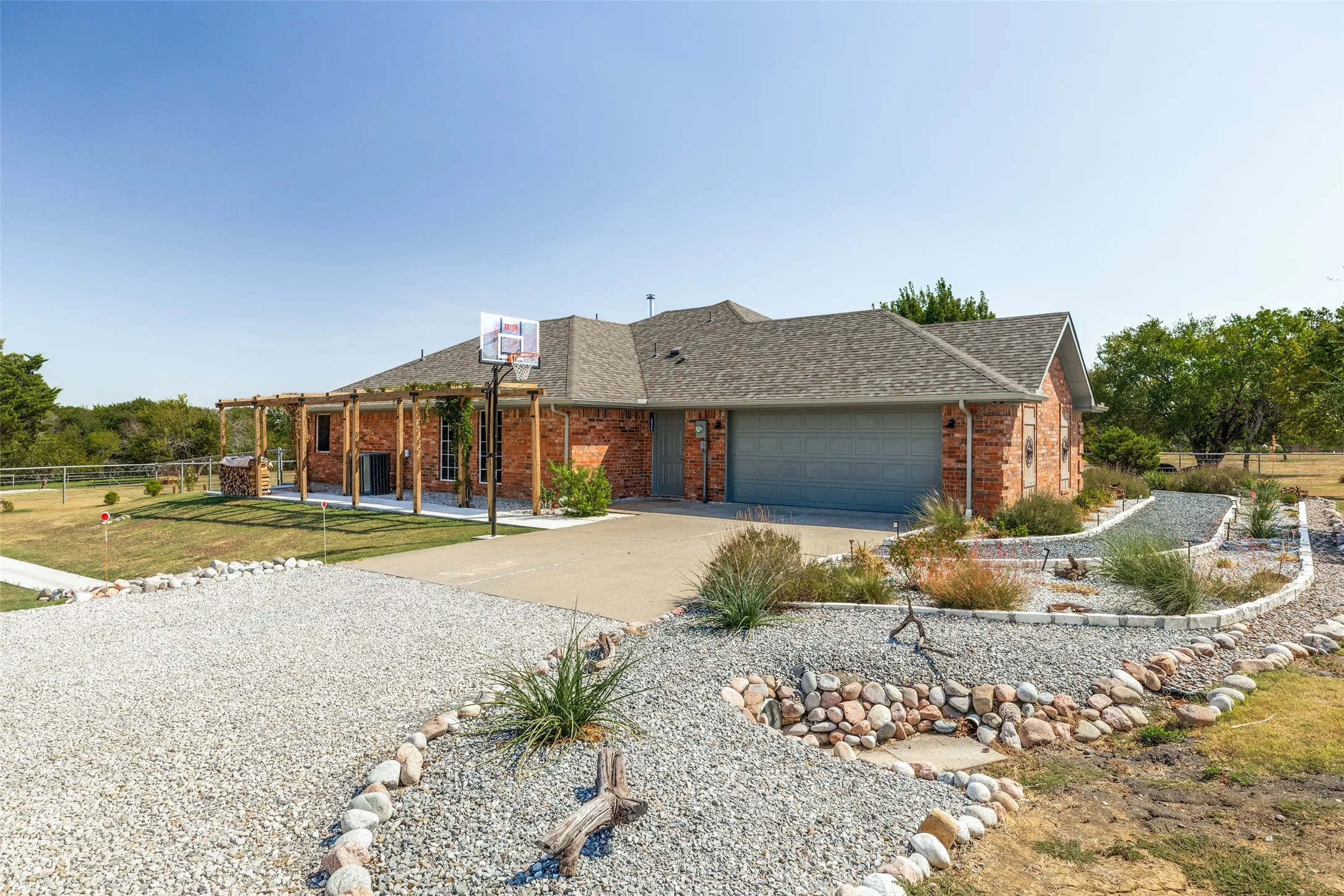 Single Family Residence For Sale in Collin County , 6934 Cottage Hill Lane, Celina, Texas 75009, 4 Bedroom, 2 Bathroom, 2 Garage spaces, 2,240 Sqft, built in 1994, mls#21387623, Real Estate Agent in Celina, Homes For Sale in Collin county, Homes For Sale in Celina, Realtor in Celina Texas, Real Estate Brokerage Independent Realty Texas, Luminita Cordes Realtor