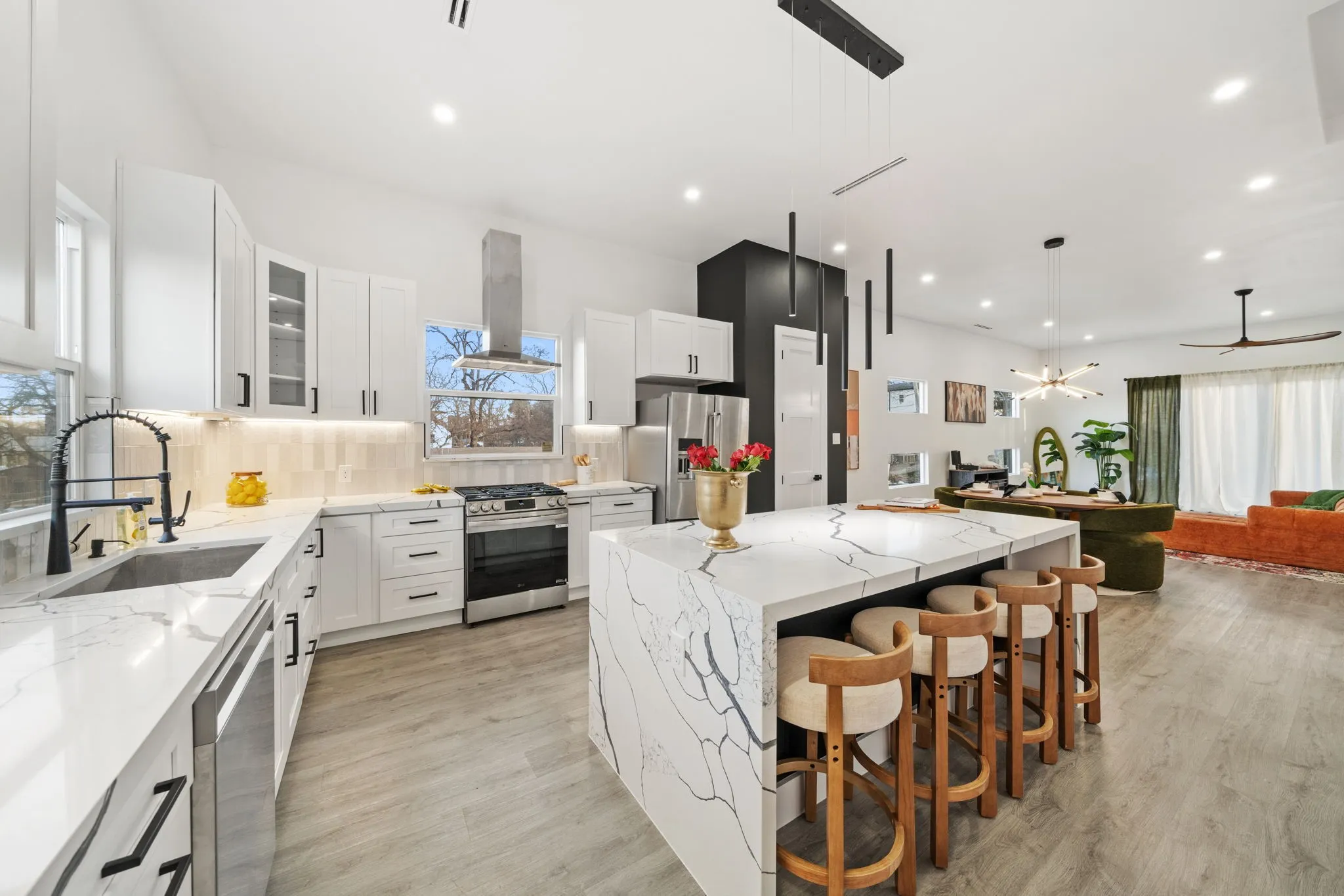 Single Family Residence For Sale in Dallas County , 1919 Pollard Street, Dallas, Texas 75208, 3 Bedroom, 4 Bathroom, 2 Garage spaces, 2,356 Sqft, built in 2024, mls#21388486, Real Estate Agent in Dallas, Homes For Sale in Dallas county, Homes For Sale in Dallas, Realtor in Dallas Texas, Real Estate Brokerage Independent Realty Texas, Luminita Cordes Realtor
