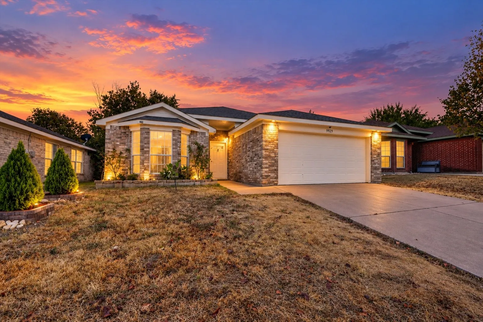Single Family Residence For Sale in Tarrant County , 9929 Long Rifle Drive, Fort Worth, Texas 76108, 3 Bedroom, 2 Bathroom, 2 Garage spaces, 1,464 Sqft, built in 2001, mls#21387519, Real Estate Agent in Fort Worth, Homes For Sale in Tarrant county, Homes For Sale in Fort Worth, Realtor in Fort Worth Texas, Real Estate Brokerage Independent Realty Texas, Luminita Cordes Realtor