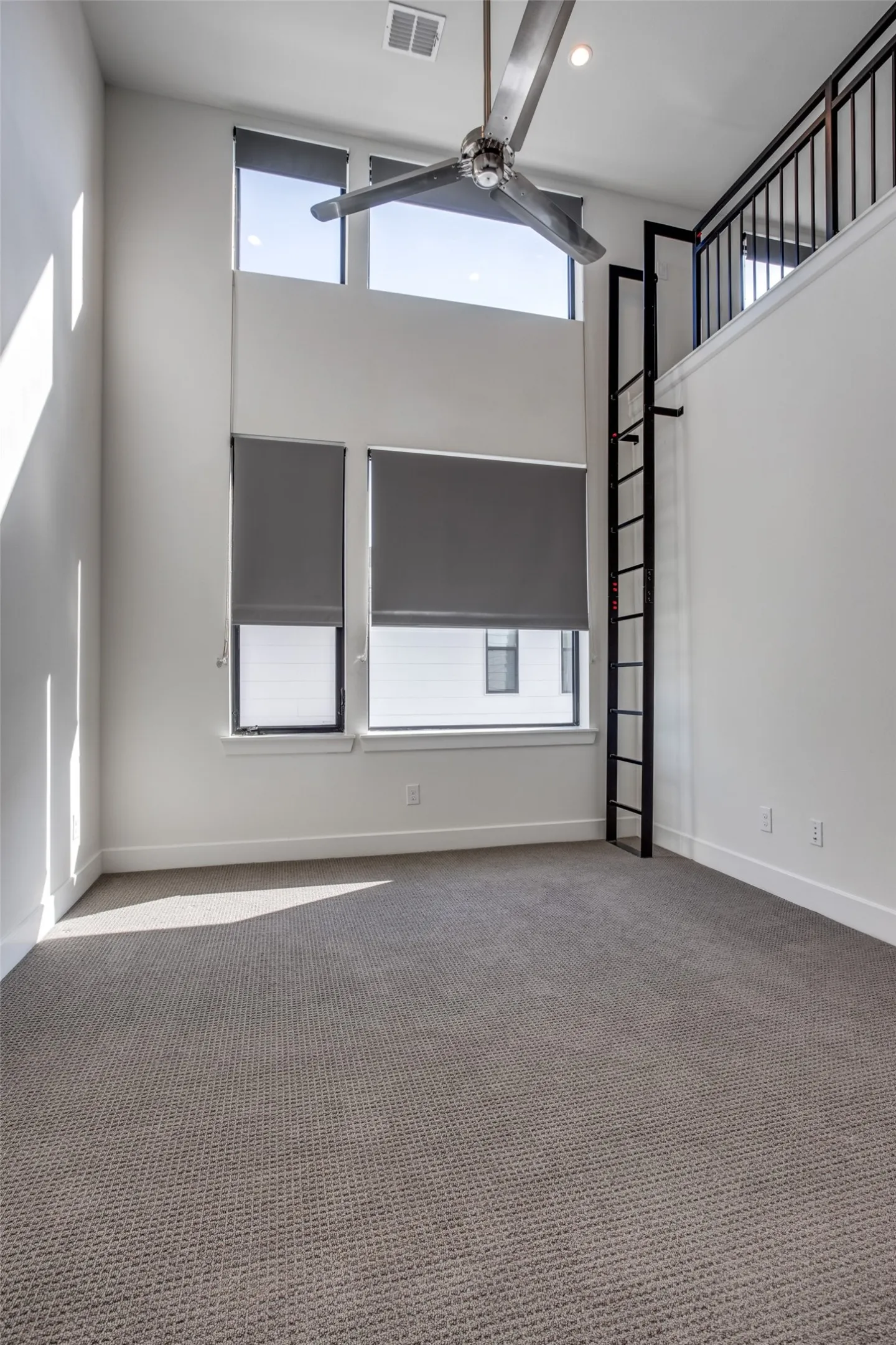 Townhouse For Rent in Dallas County , 2215 Moser Avenue 103, Dallas, Texas 75206, 2 Bedroom, 3 Bathroom, 2 Garage spaces, 1,476 Sqft, built in 2018, mls#21388545, Real Estate Agent in Dallas, Homes For Rent in Dallas county, Homes For Rent in Dallas, Realtor in Dallas Texas, Real Estate Brokerage Independent Realty Texas, Luminita Cordes Realtor