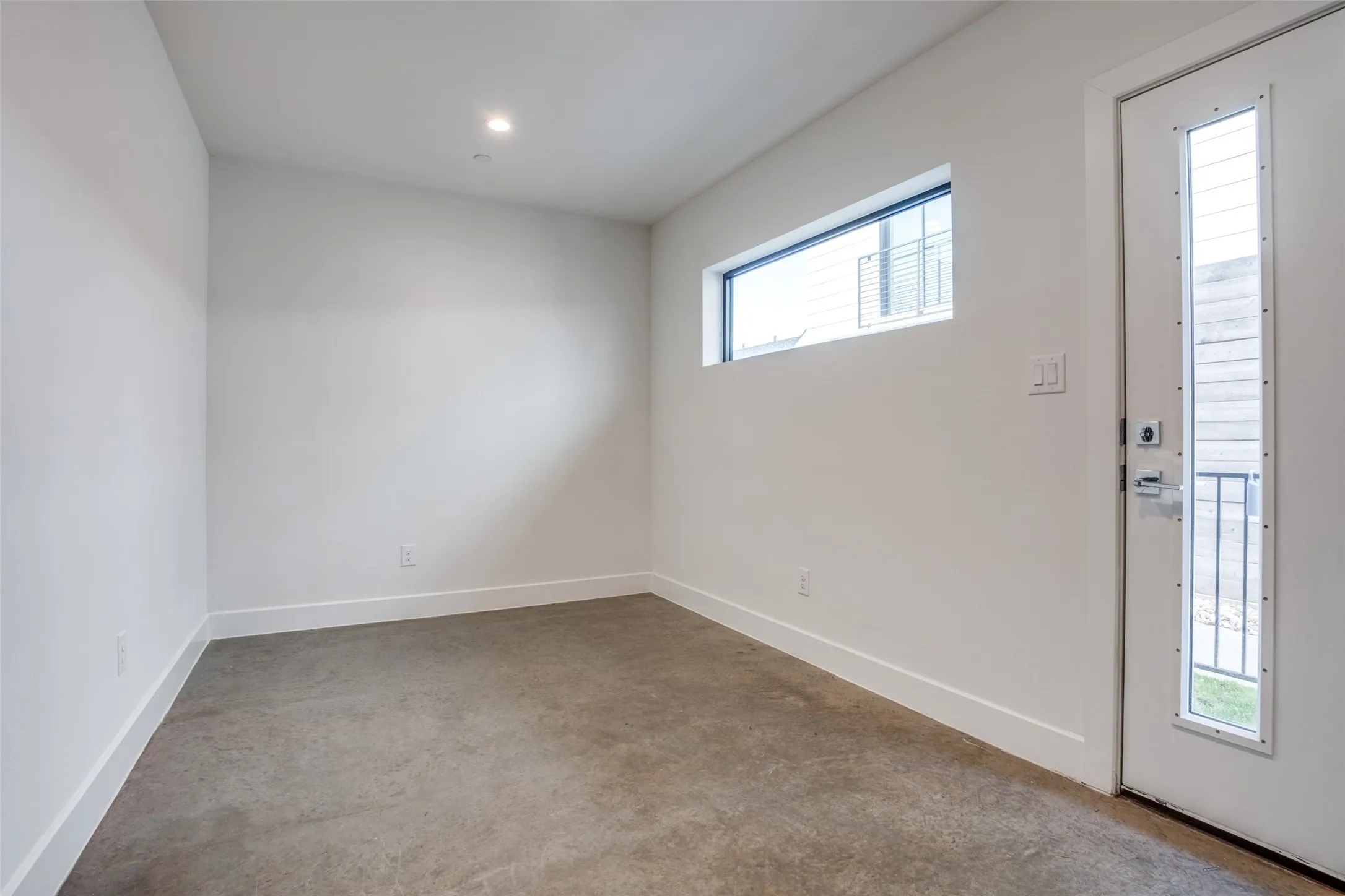 Townhouse For Rent in Dallas County , 2215 Moser Avenue 103, Dallas, Texas 75206, 2 Bedroom, 3 Bathroom, 2 Garage spaces, 1,476 Sqft, built in 2018, mls#21388545, Real Estate Agent in Dallas, Homes For Rent in Dallas county, Homes For Rent in Dallas, Realtor in Dallas Texas, Real Estate Brokerage Independent Realty Texas, Luminita Cordes Realtor