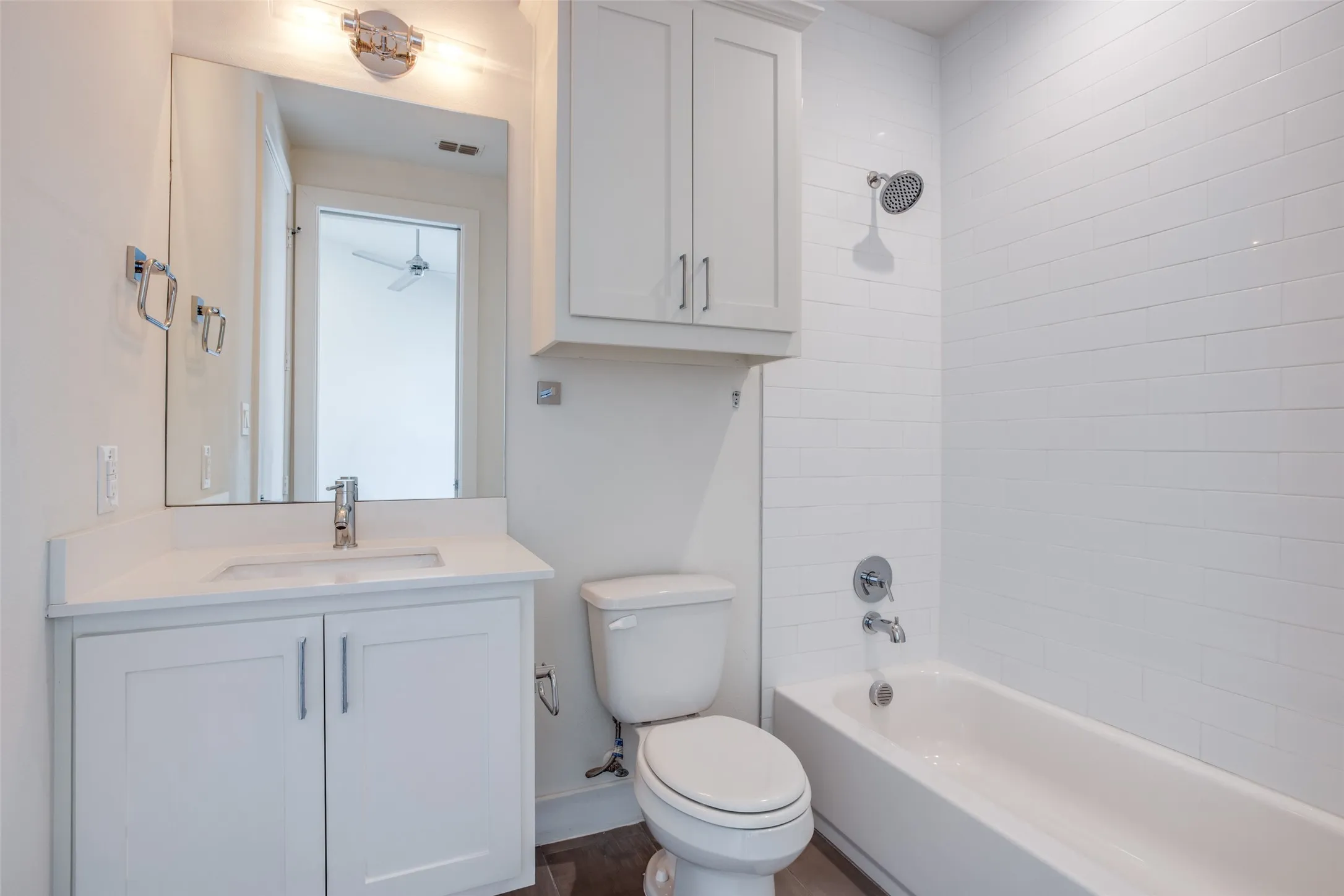 Townhouse For Rent in Dallas County , 2215 Moser Avenue 103, Dallas, Texas 75206, 2 Bedroom, 3 Bathroom, 2 Garage spaces, 1,476 Sqft, built in 2018, mls#21388545, Real Estate Agent in Dallas, Homes For Rent in Dallas county, Homes For Rent in Dallas, Realtor in Dallas Texas, Real Estate Brokerage Independent Realty Texas, Luminita Cordes Realtor