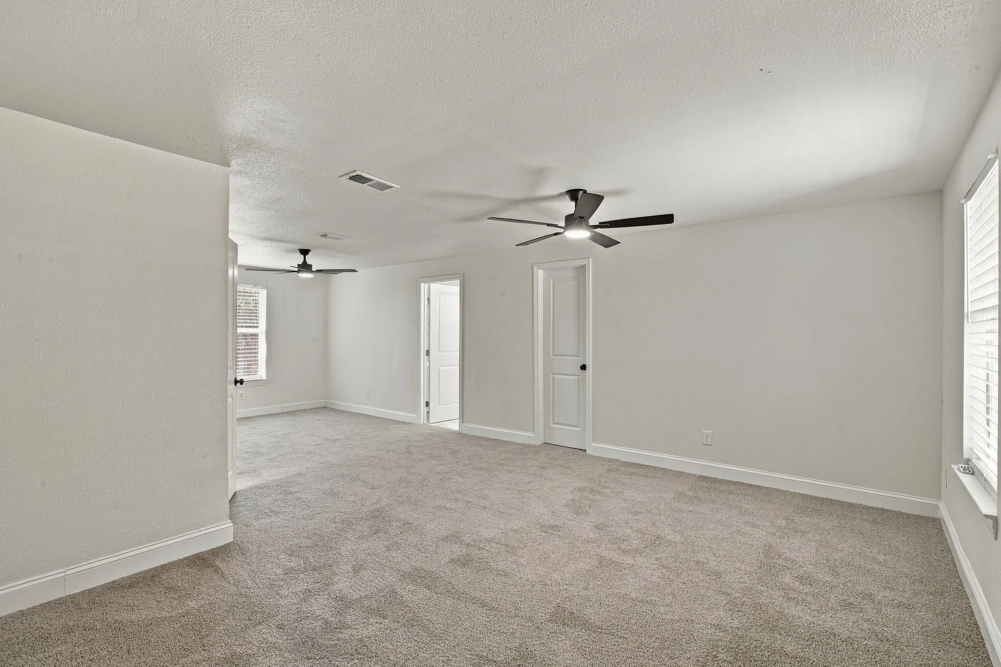 Single Family Residence For Sale in Ellis County , 807 Wyatt Street, Waxahachie, Texas 75165, 4 Bedroom, 3 Bathroom, 2 Garage spaces, 2,522 Sqft, built in 1940, mls#21387426, Real Estate Agent in Waxahachie, Homes For Sale in Ellis county, Homes For Sale in Waxahachie, Realtor in Waxahachie Texas, Real Estate Brokerage Independent Realty Texas, Luminita Cordes Realtor