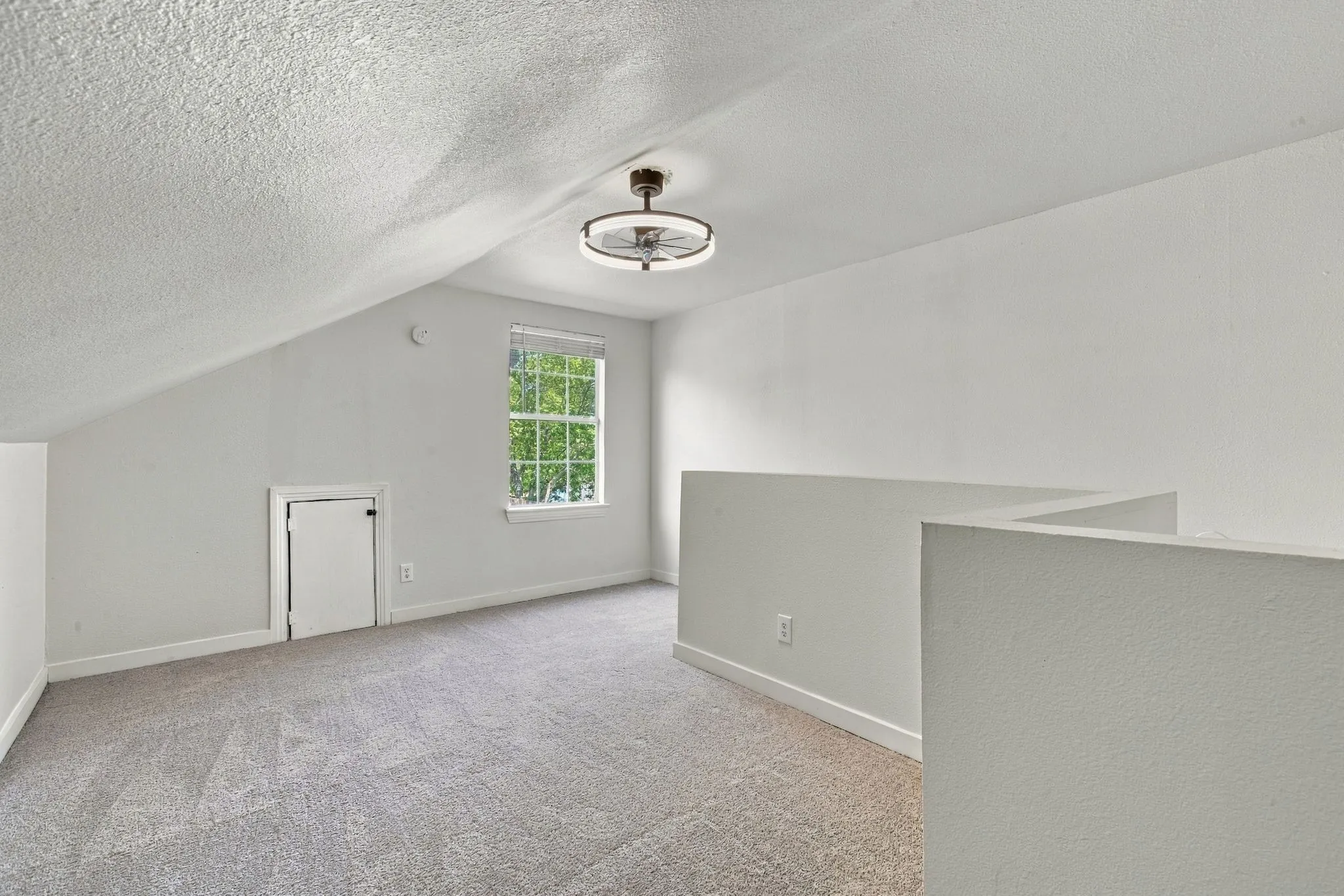 Single Family Residence For Sale in Ellis County , 807 Wyatt Street, Waxahachie, Texas 75165, 4 Bedroom, 3 Bathroom, 2 Garage spaces, 2,522 Sqft, built in 1940, mls#21387426, Real Estate Agent in Waxahachie, Homes For Sale in Ellis county, Homes For Sale in Waxahachie, Realtor in Waxahachie Texas, Real Estate Brokerage Independent Realty Texas, Luminita Cordes Realtor