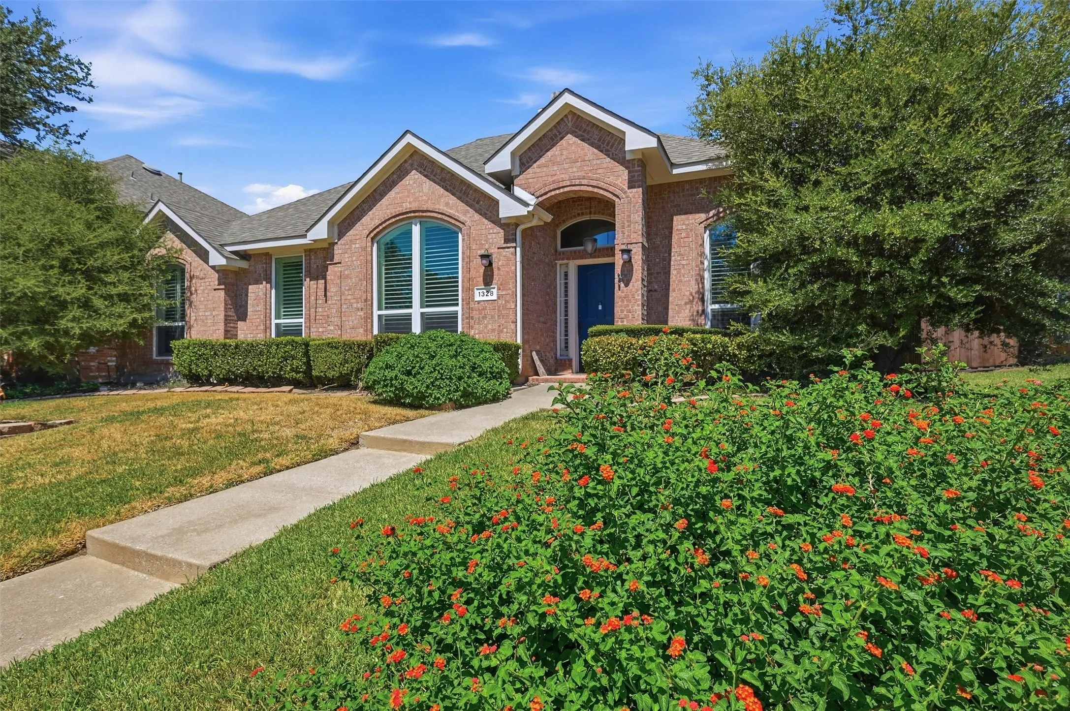 Single Family Residence For Rent